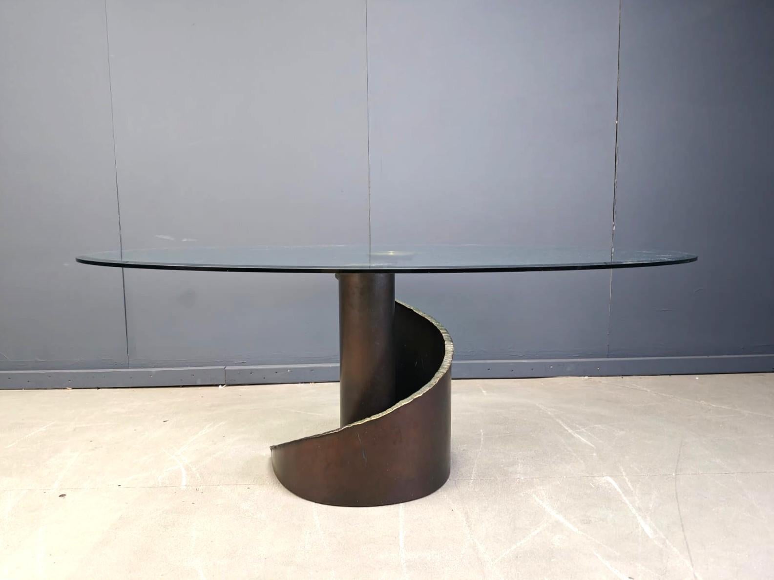Effet bronze 1990 Table de salle à manger en verre et bronze de style Brutaliste par Barilone pour Roche Bobois en vente