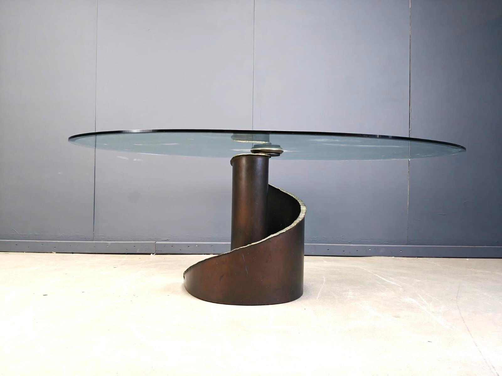 Fin du 20e siècle 1990 Table de salle à manger en verre et bronze de style Brutaliste par Barilone pour Roche Bobois en vente