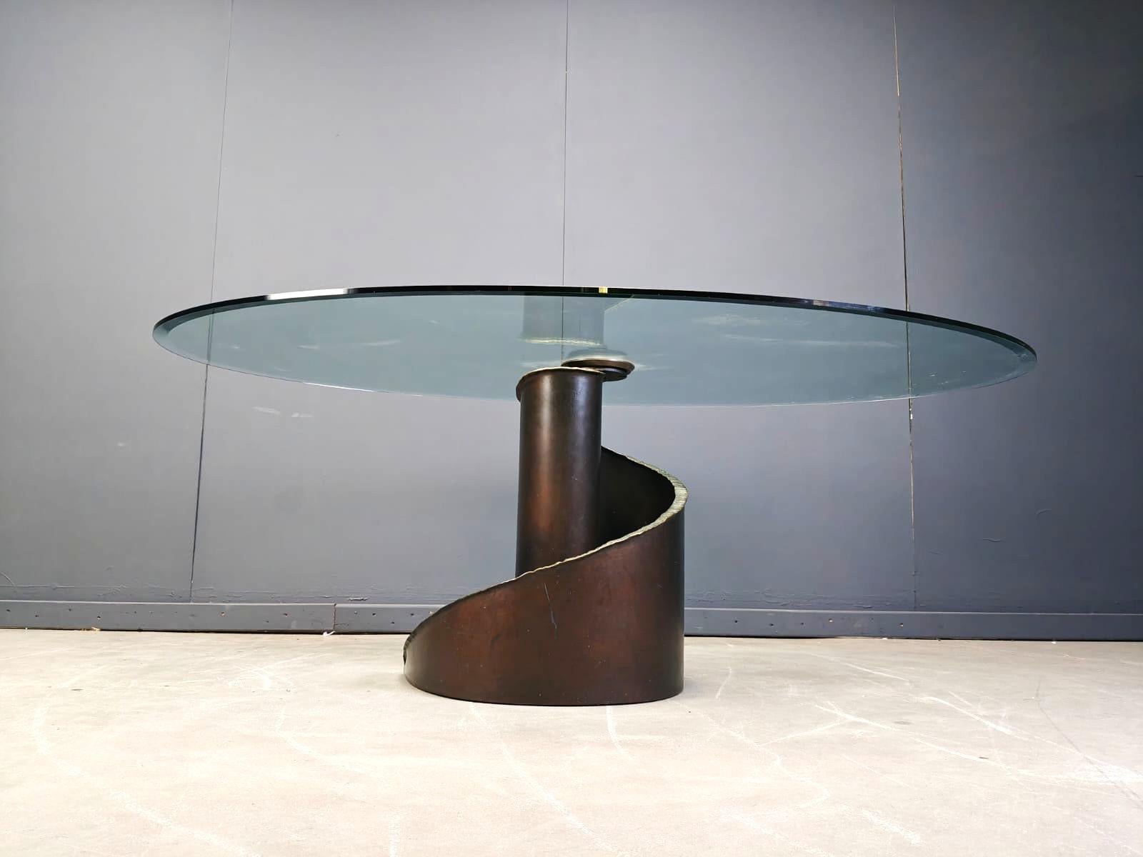 Bronze 1990 Table de salle à manger en verre et bronze de style Brutaliste par Barilone pour Roche Bobois en vente