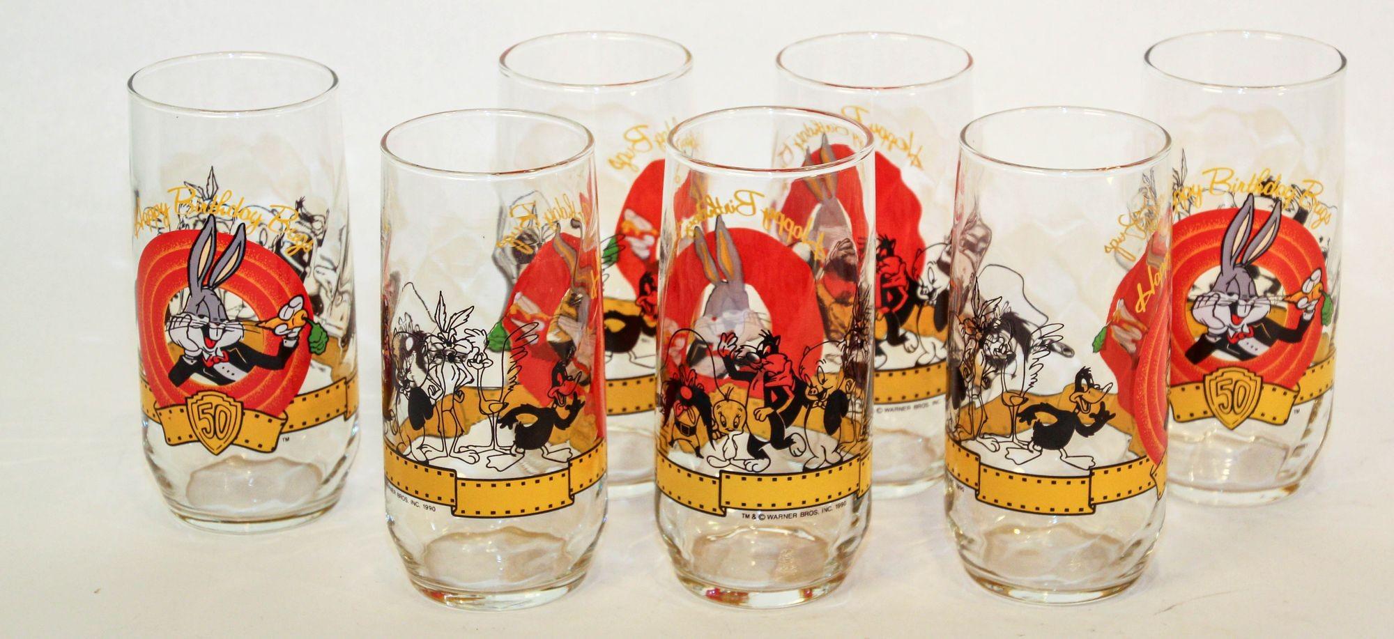 1990s Bugs Bunny Happy 50th Birthday Collectible Glasses Warner Bros.
Warner Bros. Happy Birthday Bugs Looney Tunes 50th Anniversary Set of 7 Drinking Glasses.
Looney Tunes Drink ware 1990 Warner Brothers, Include Bugs on front, Daffy, Tweety,