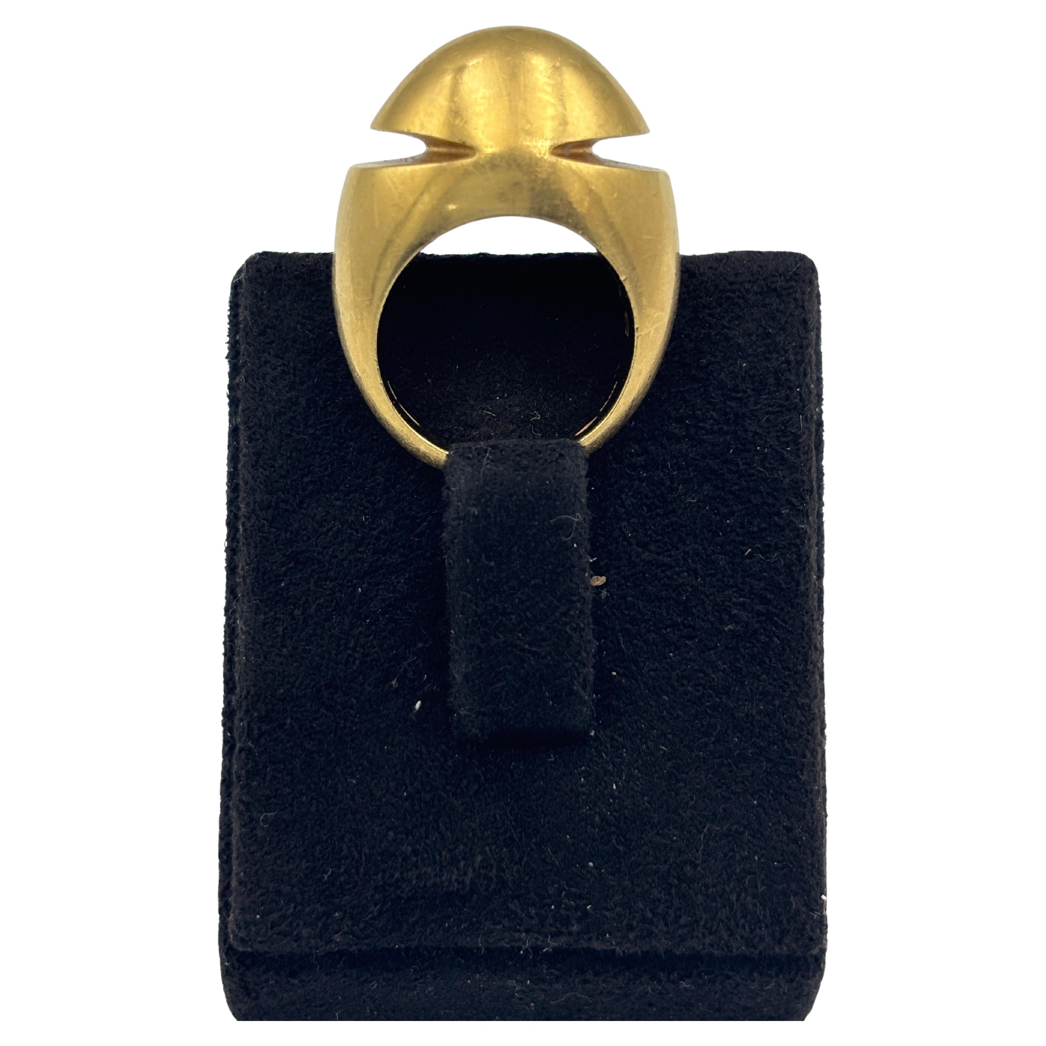 Anello cocktail Bulgari anni 
90 con cupola in oro 18 carati in vendita