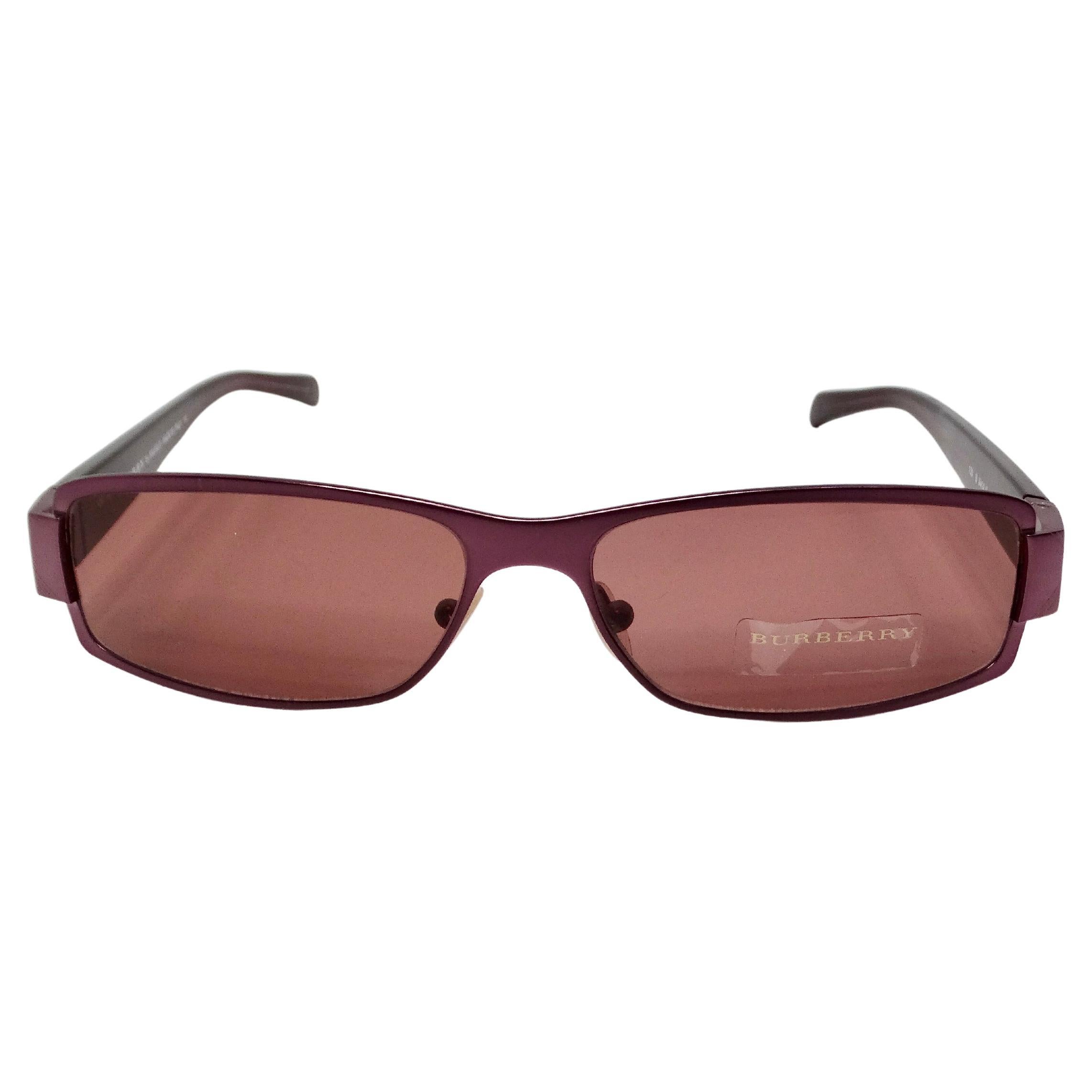 Gafas de sol tintadas con montura rectangular de cuadros morados Burberry de los años 90