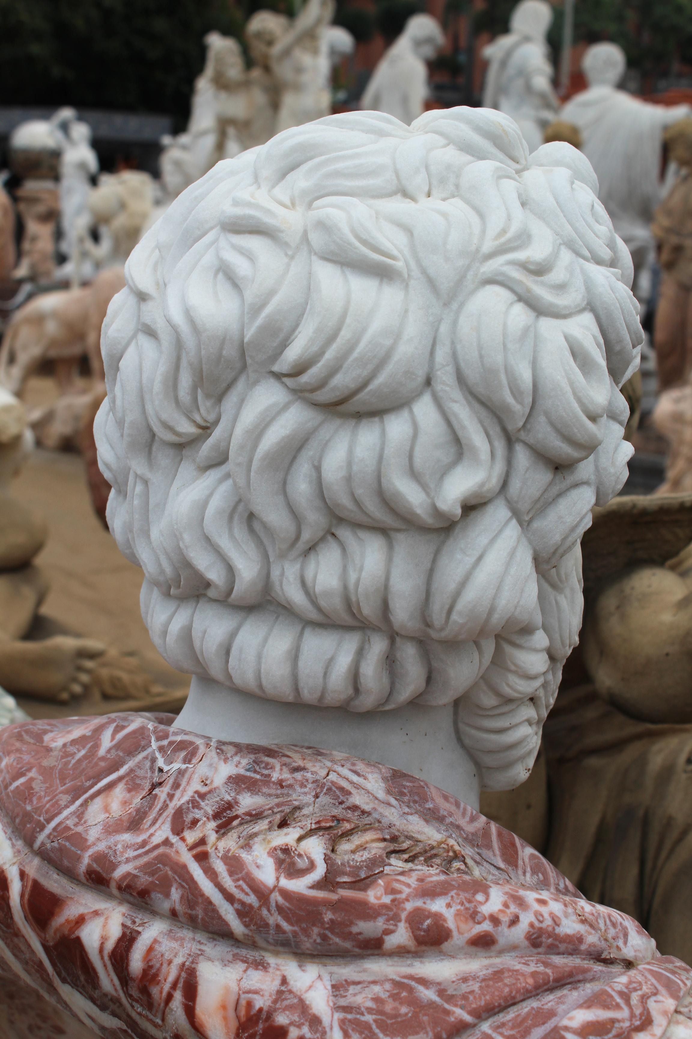 1990s Bust of Roman Hand Carved in Carrara White and Alicante Red Marble For Sale 2