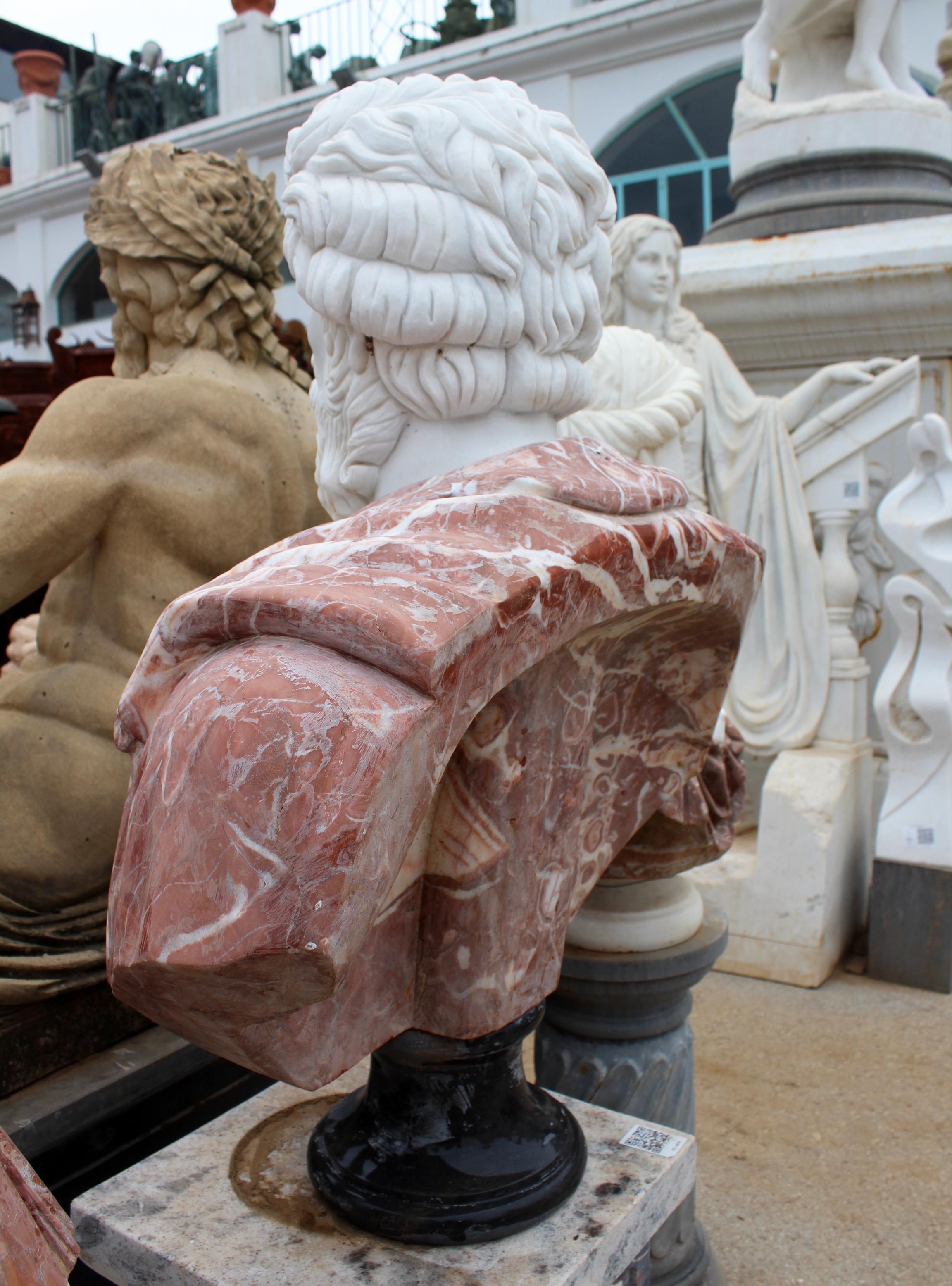 Marbre Buste romain des années 1990 sculpté à la main en blanc de Carrare et marbre rouge d'Alicante en vente