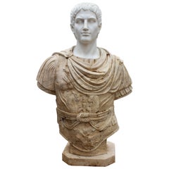 Busto de romano de los años 90 tallado a mano en mármol blanco y mármol travertino