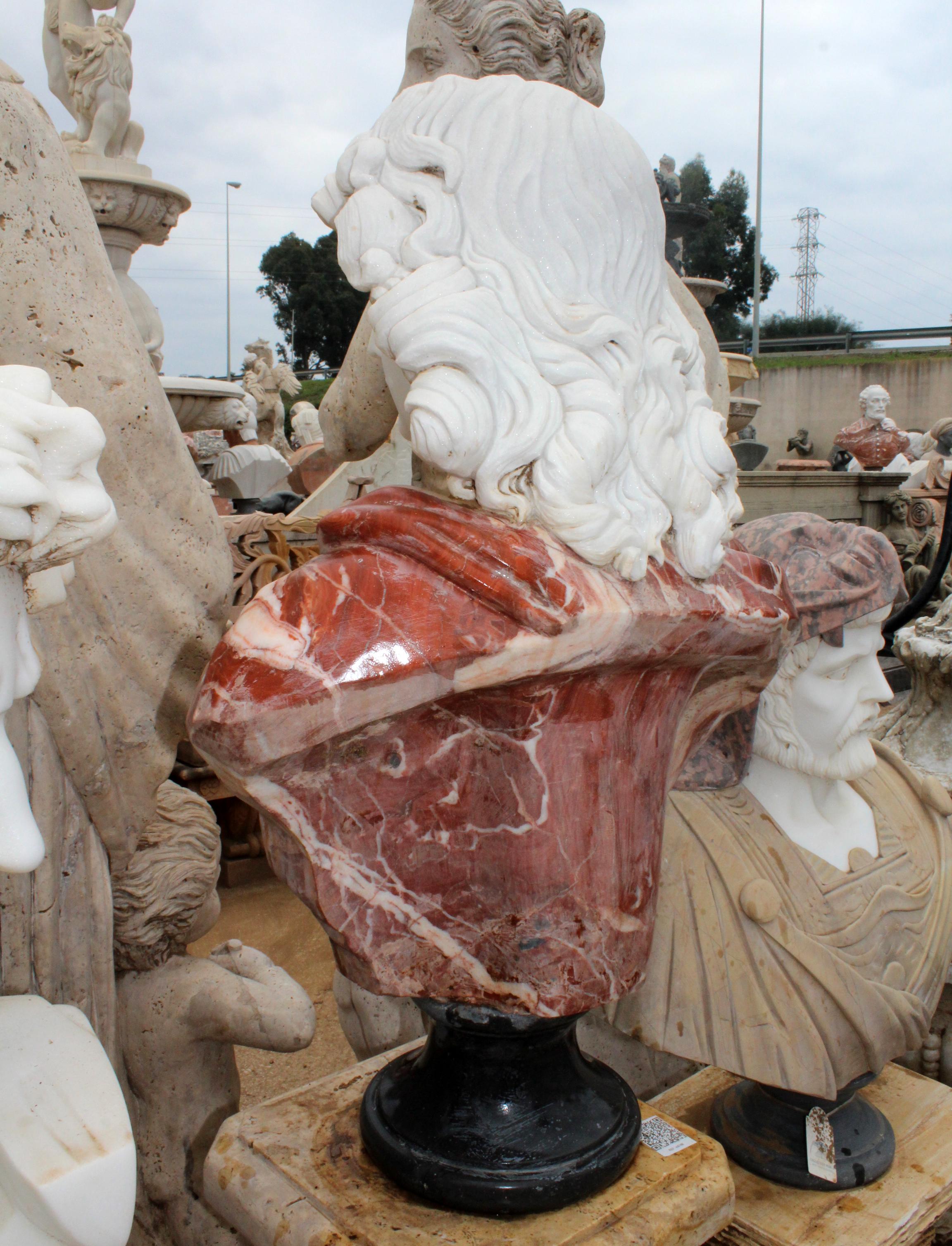 Buste de femme des années 1990 sculpté à la main en marbre blanc de Carrare et rouge d'Alicante Bon état - En vente à Marbella, ES