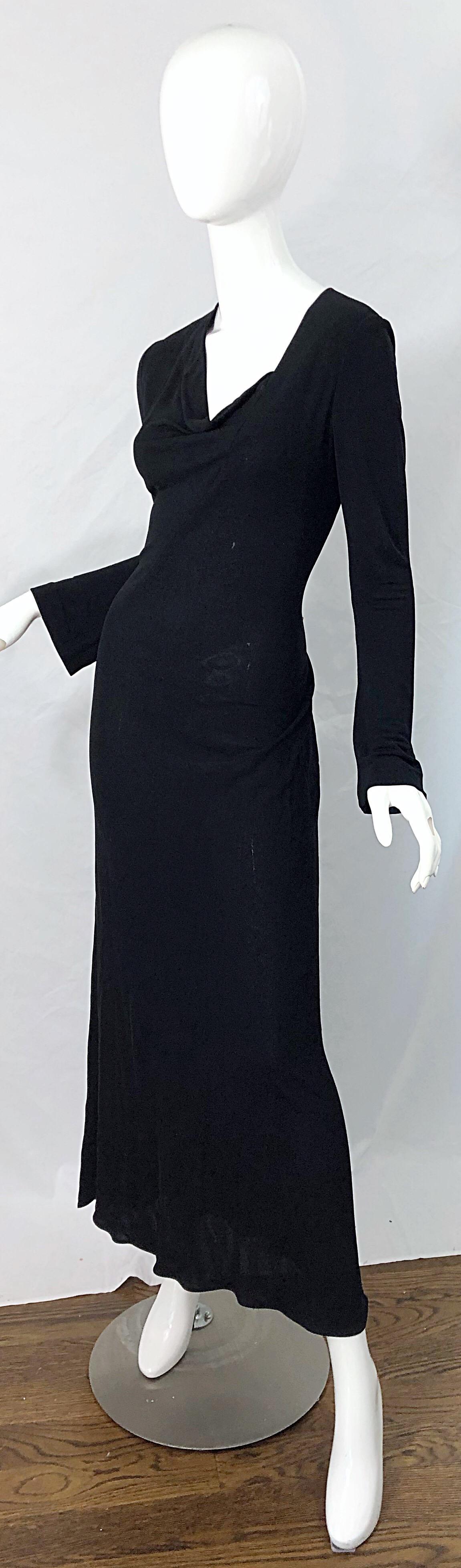 1990er Calvin Klein Kollektion Schwarzes Kleid aus Viskosejersey mit drapiertem Ausschnitt Vintage 90er  Damen im Angebot