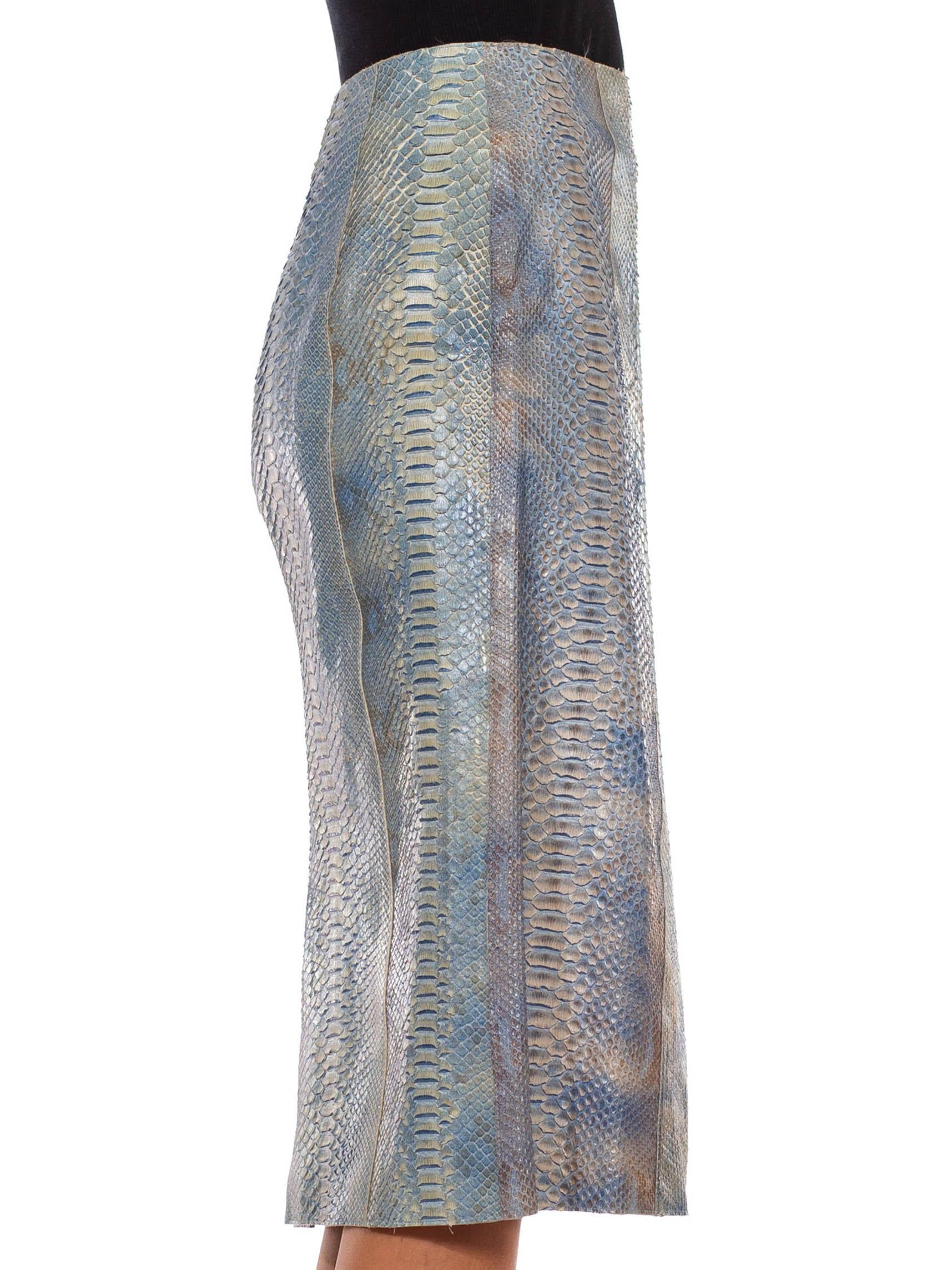 Jupe fourreau en peau de serpent bleu clair teintée à la main 1990S CALVIN KLEIN