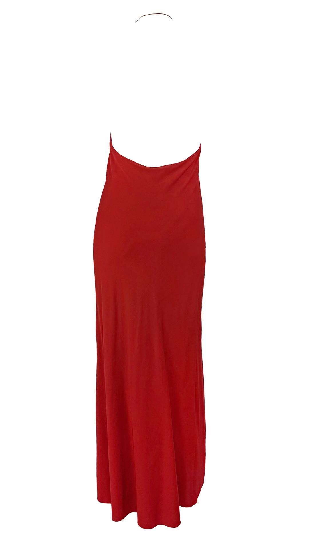 2000 Calvin Klein Penélope Cruz Vestido rojo elástico con cuello halter y escote en V sin espalda en venta 2