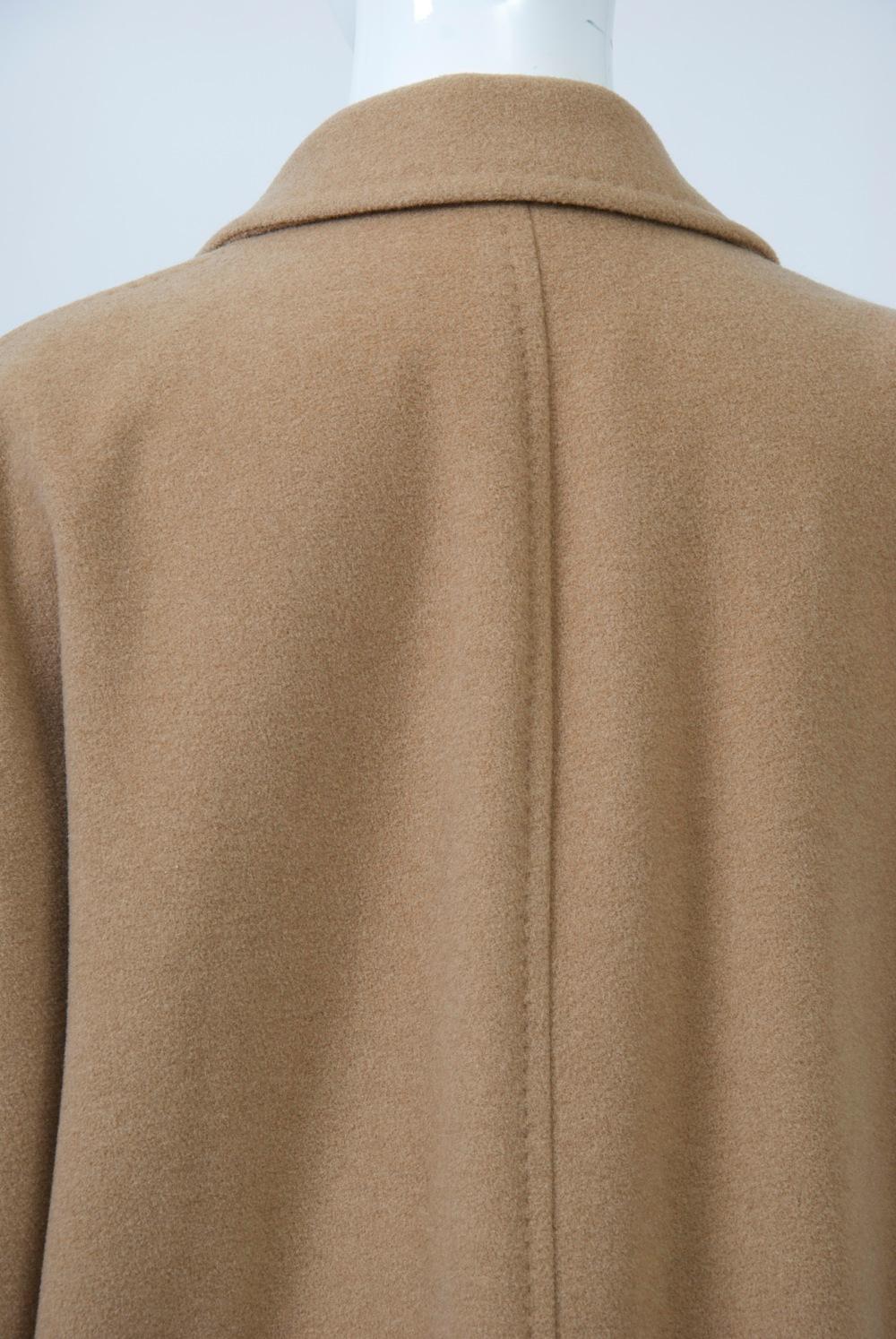 1990s Camelhair Coat In Good Condition For Sale In Alford, MA