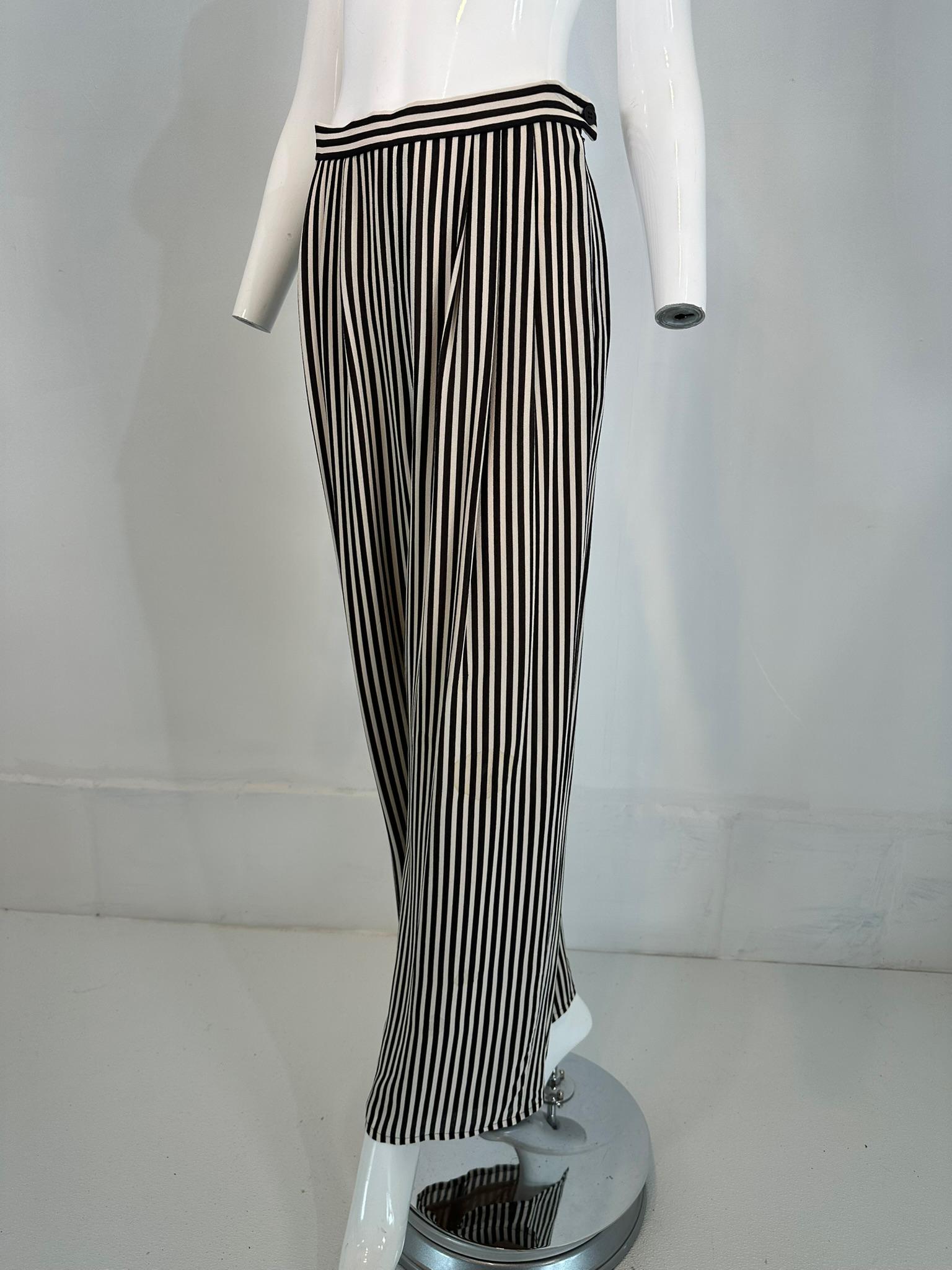 1990s Carlislie Black & White Silk Stripe Pleat Front Wide Leg Trouser In Good Condition For Sale In West Palm Beach, FL