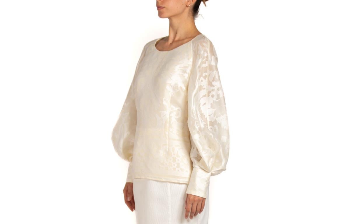 1990S CAROLINA HERRERA Cream Blouse In Excellent Condition For Sale In New York, NY