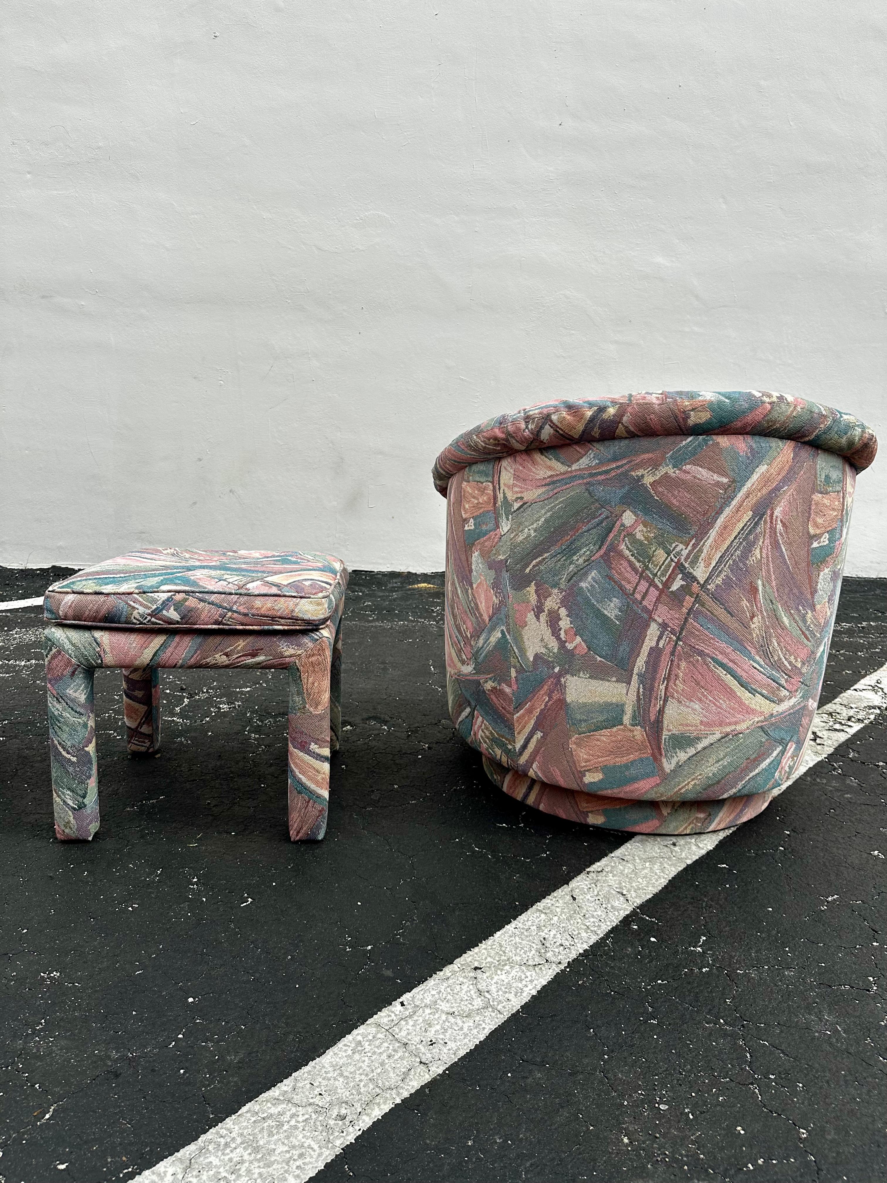 1990s Carsons Post Modern Pastel Swivel Chairs and Footstools, Set of 4 in vendita 3