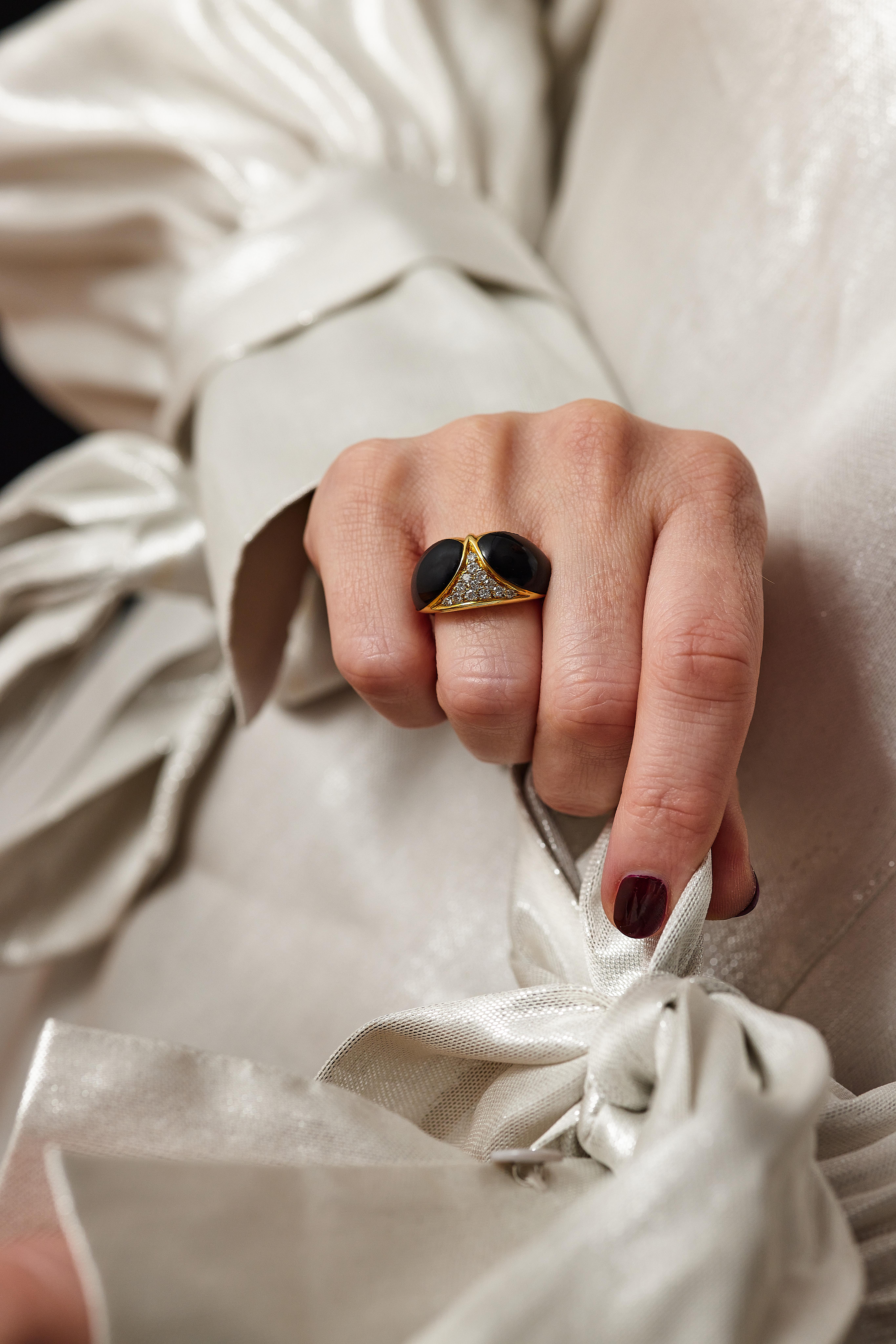 Brilliant Cut Cartier diamond onyx ring, circa 1990. For Sale
