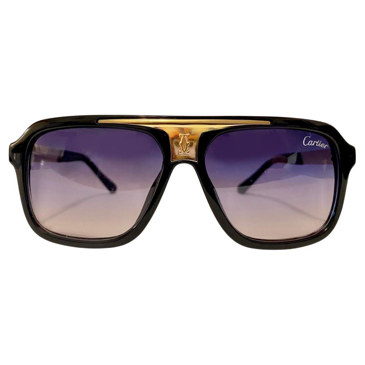 1990 Lunettes de soleil en résine noire plaquée or de Cartier Vendome en vente