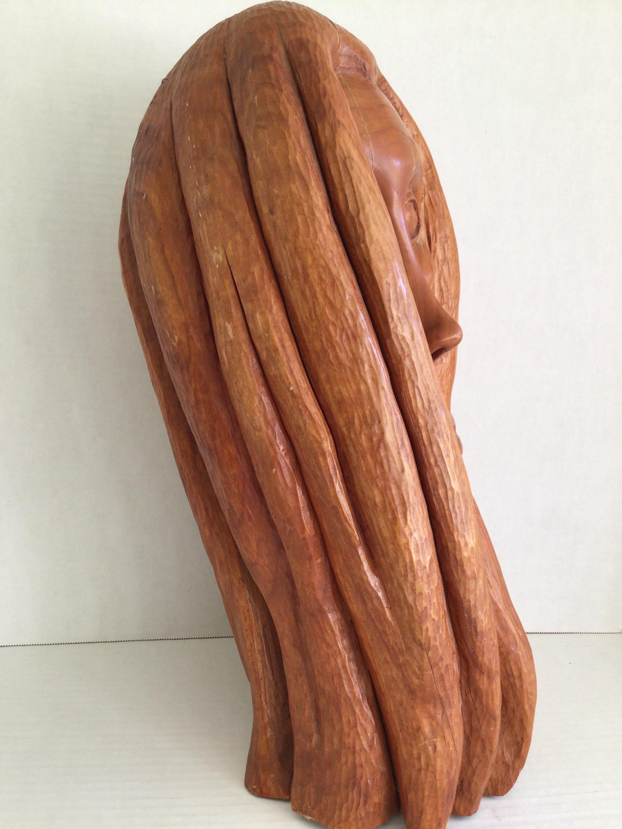 Sculpté à la main Sculpture en Wood Wood des années 1990 représentant une tête de femme en vente