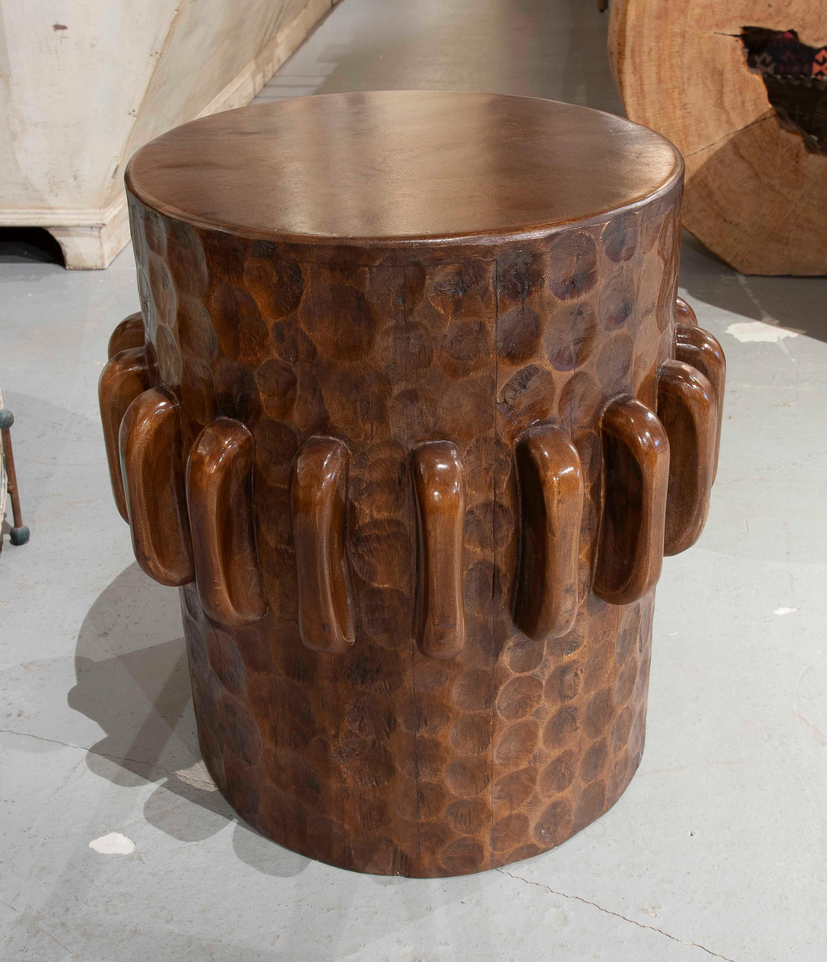 1990s Carved Wooden Stool with Ethnic Design In Good Condition For Sale In Marbella, ES