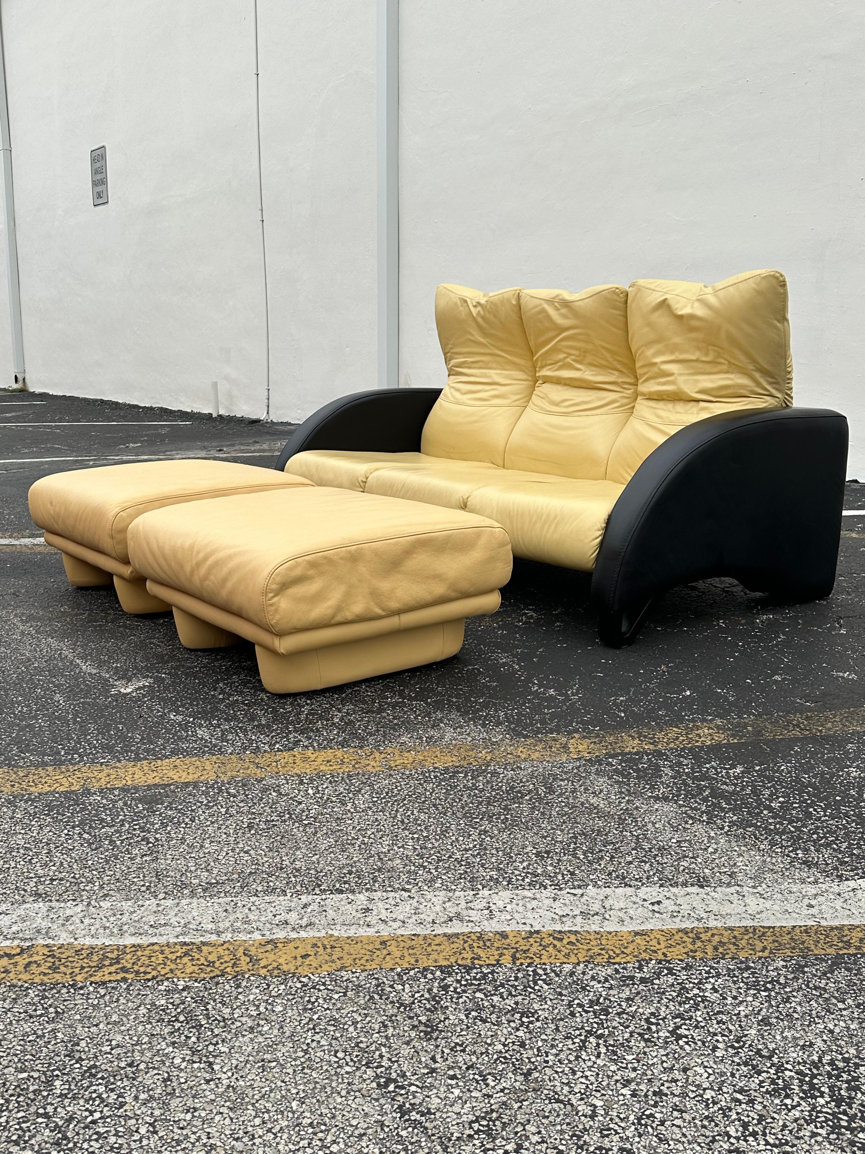 Sofá de cuero negro y amarillo Cassini de los años 90 en venta 5