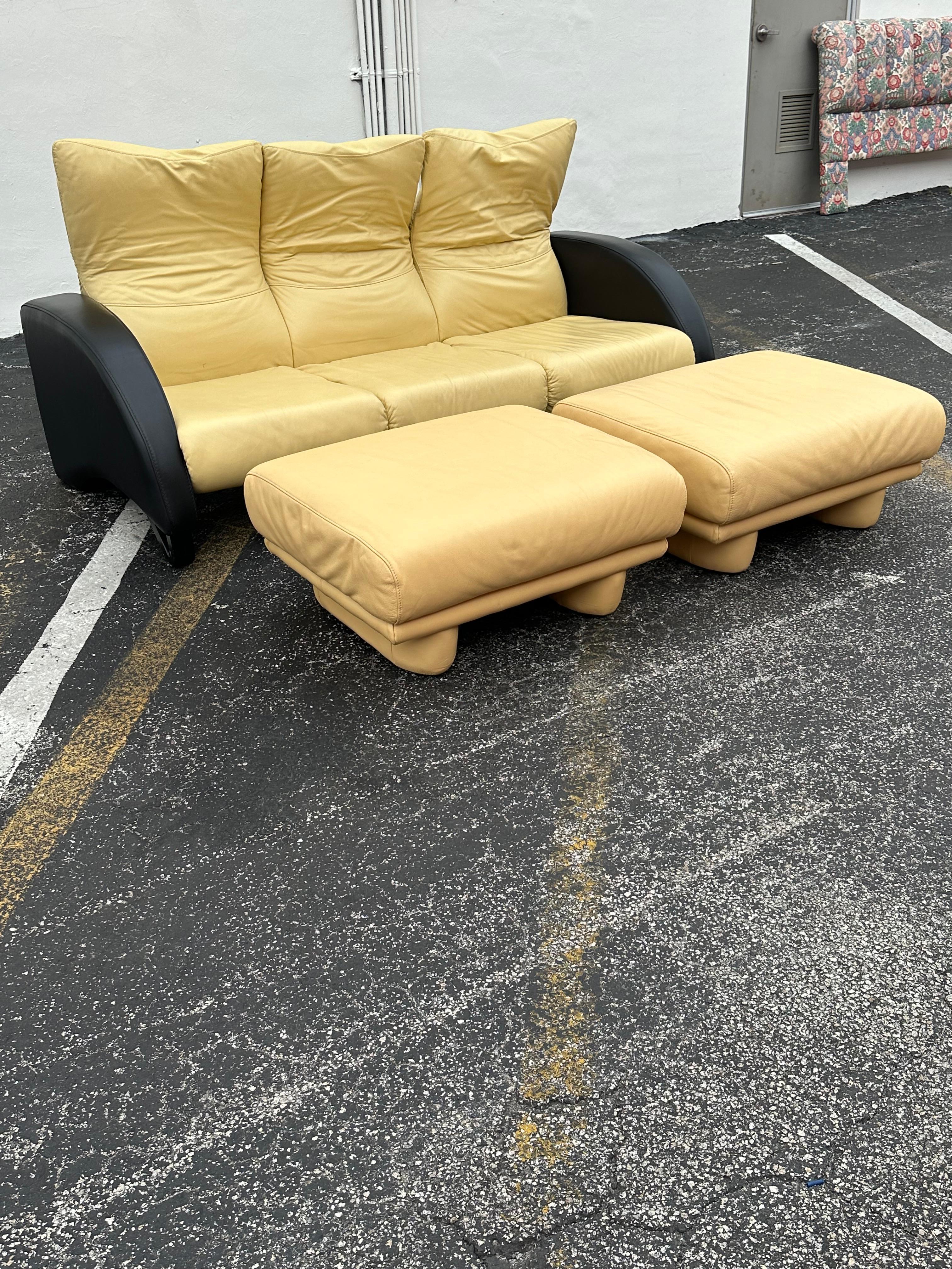 Sofá de cuero negro y amarillo Cassini de los años 90 en venta 6