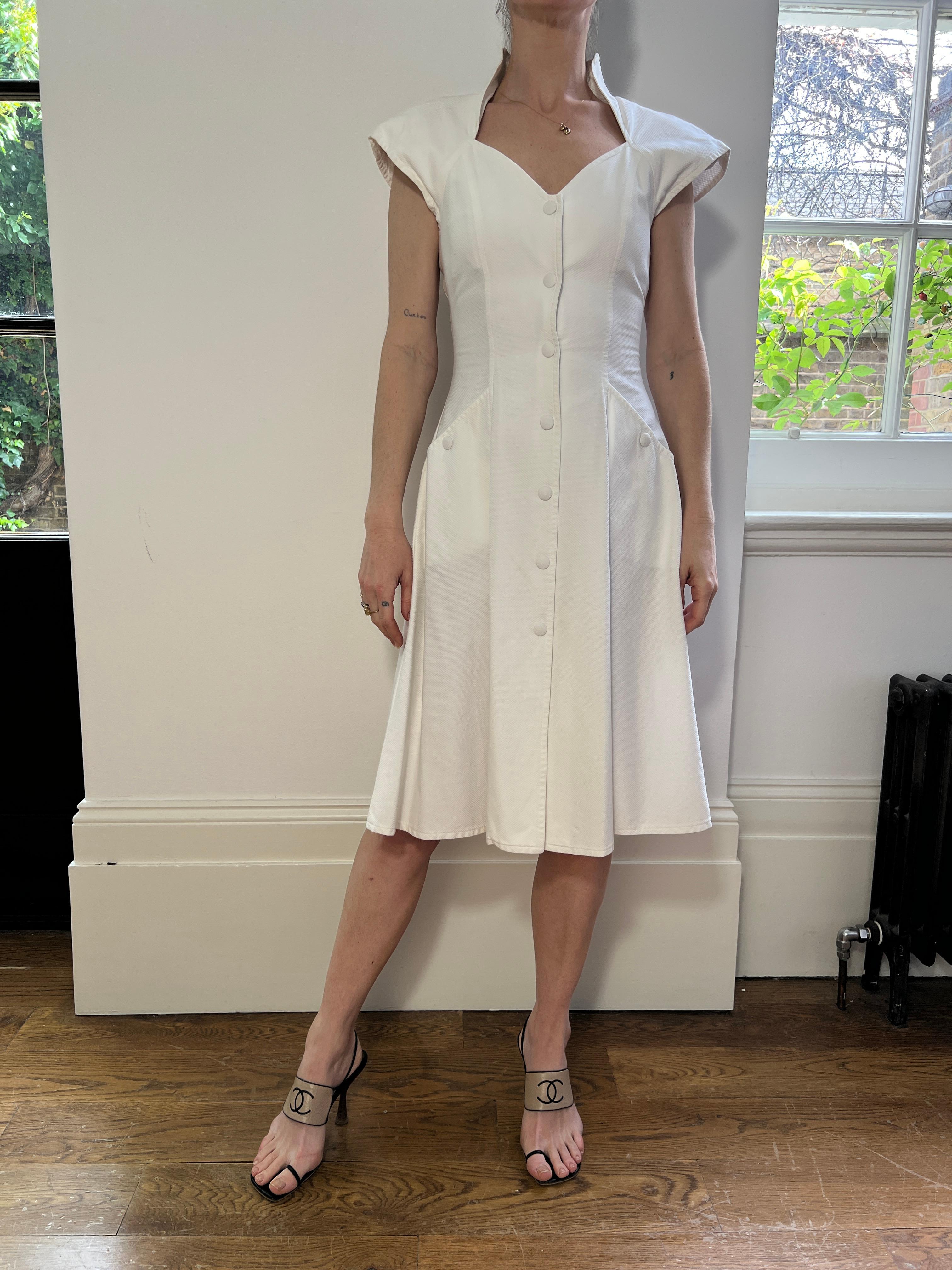 1990er Catherine Walker Chelsea Design Co Weißes Baumwollkleid aus Baumwolle im Angebot 2