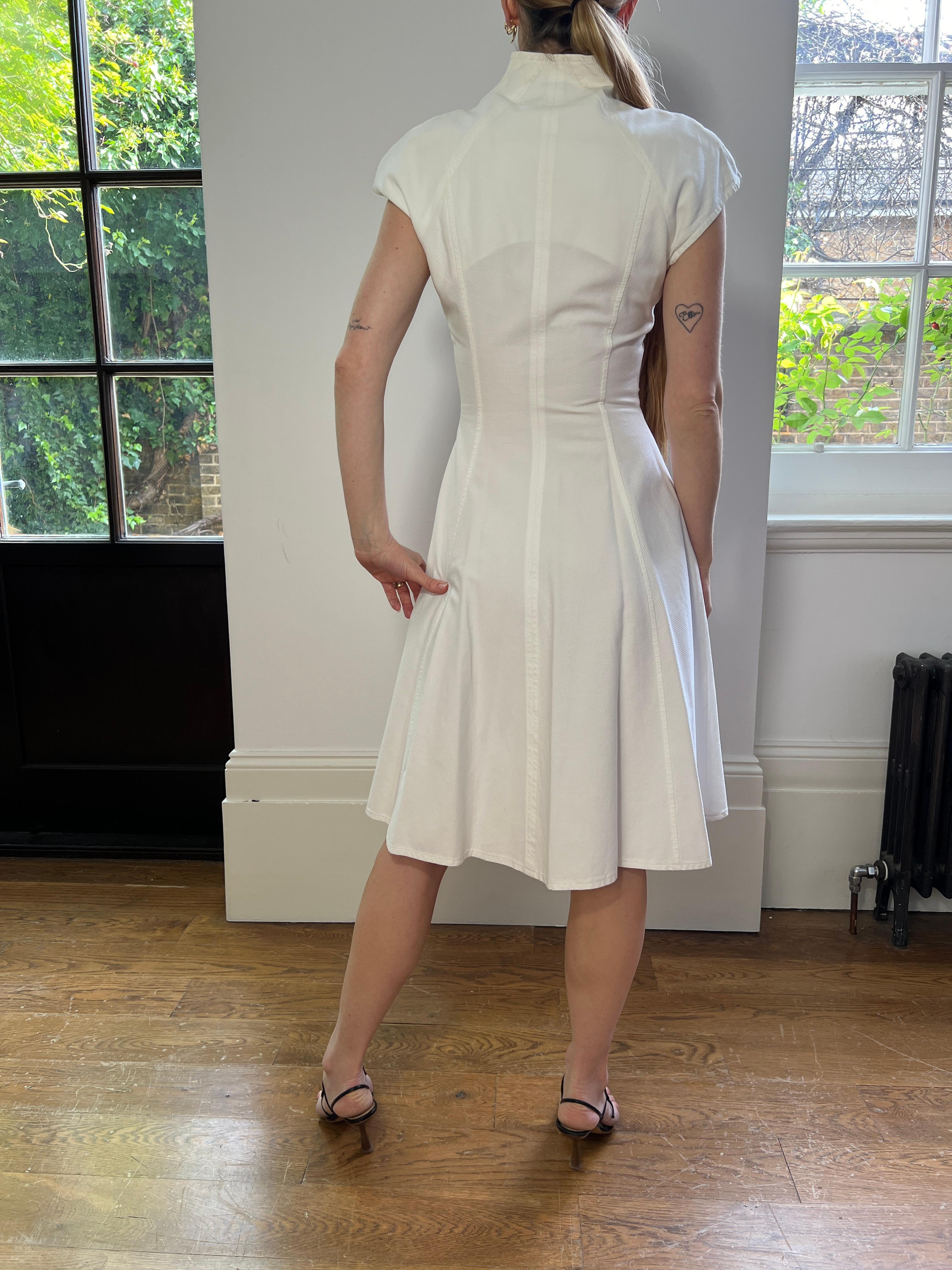 1990er Catherine Walker Chelsea Design Co Weißes Baumwollkleid aus Baumwolle im Angebot 3