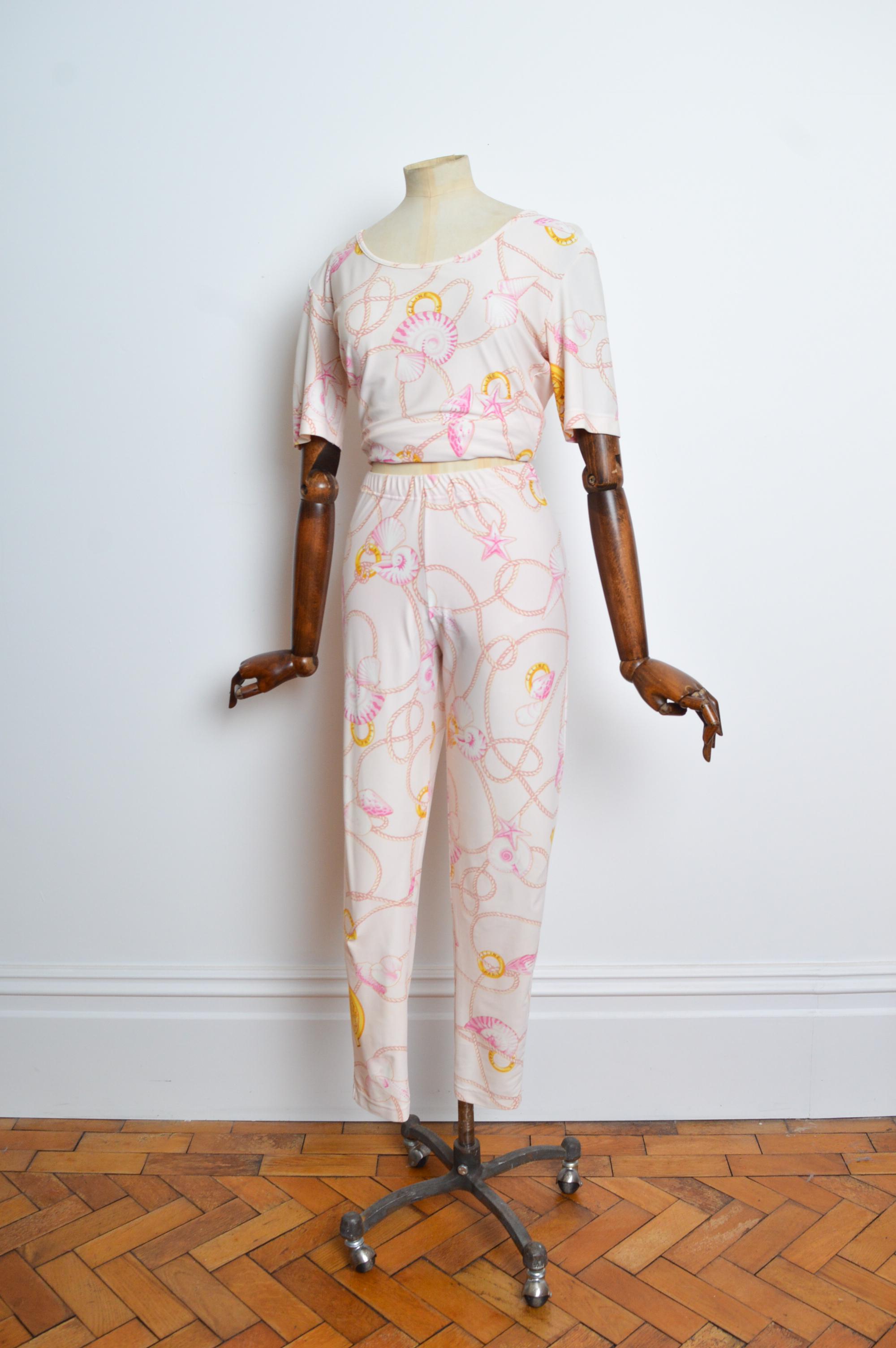 Women's 1990s CÉLINE Baroque Sea Shell Print Pastel Pink & Gold T-SHIRT & Leggings set For Sale