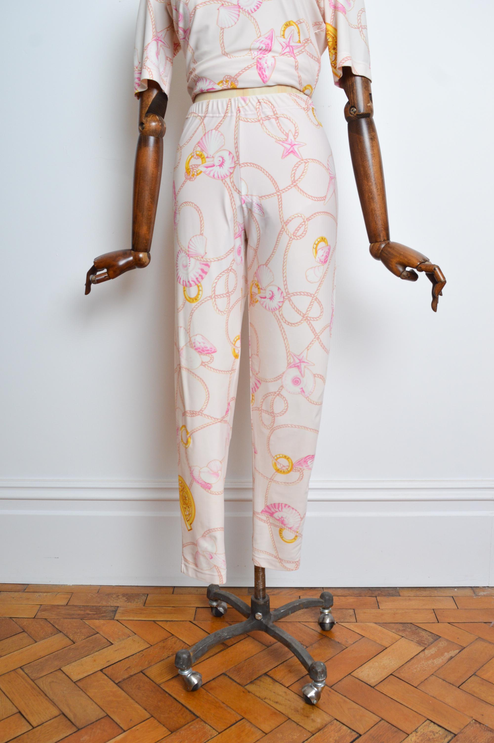 1990s CÉLINE Baroque Sea Shell Print Pastel Pink & Gold T-SHIRT & Leggings set For Sale 1