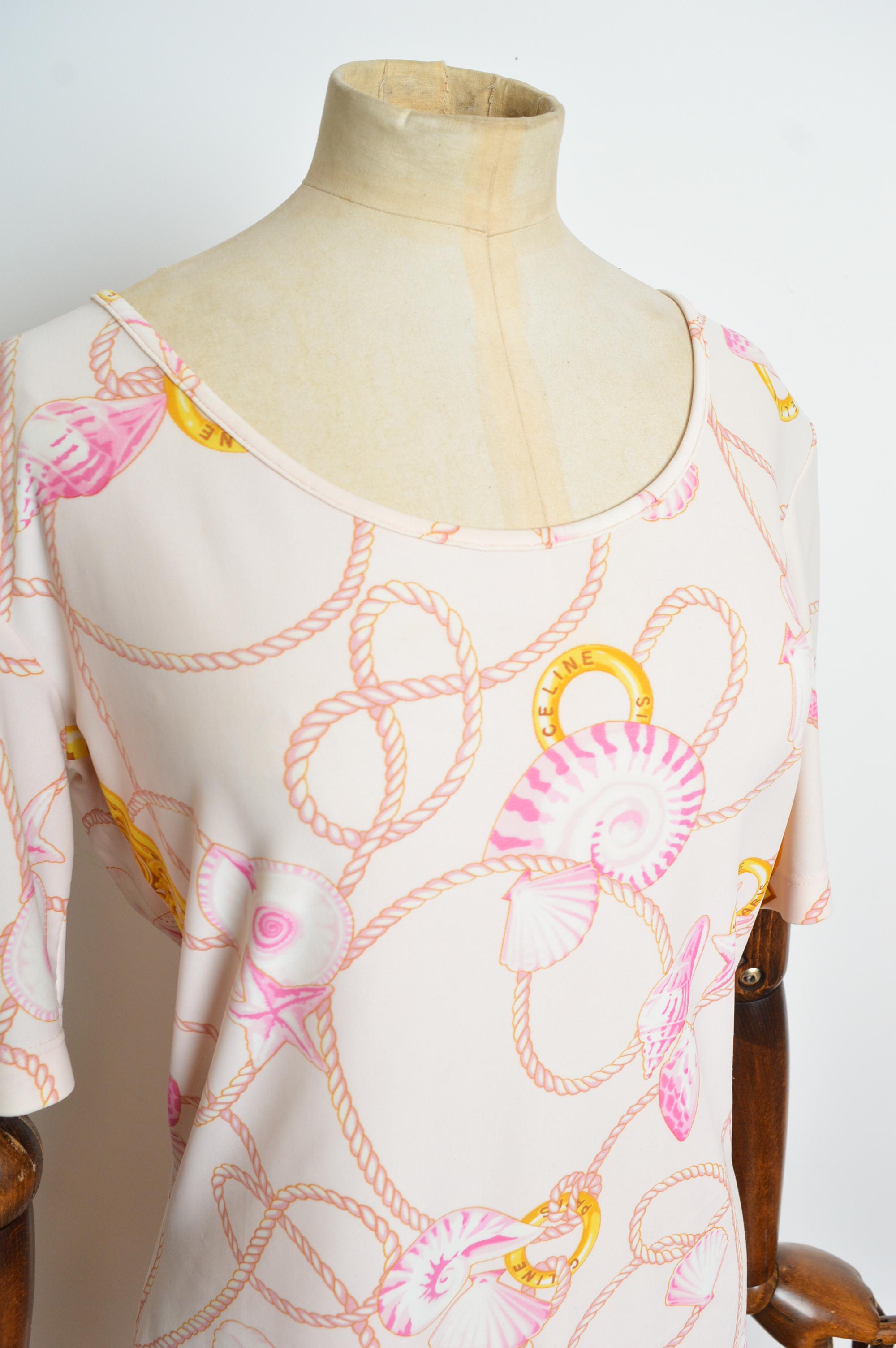 1990s CÉLINE Baroque Sea Shell Print Pastel Pink & Gold T-SHIRT & Leggings set For Sale 2