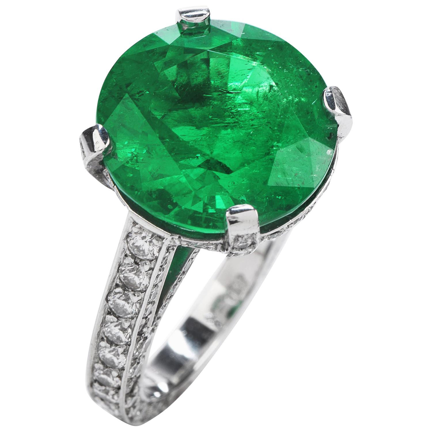 1990s Certified 8.13 Carat Colombian Emerald Diamond Platinum Cocktail Ring