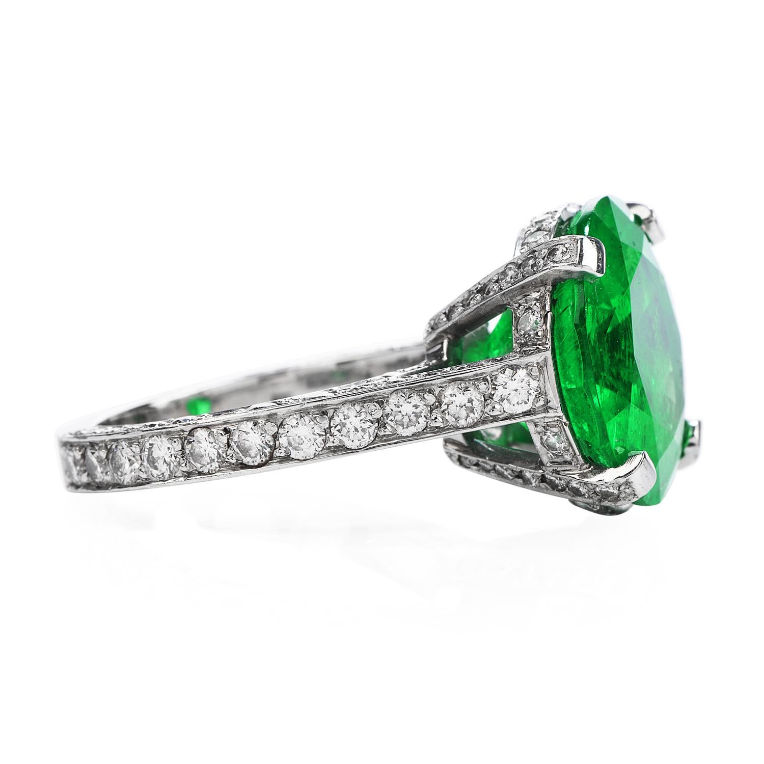 Round Cut 1990s Certified 8.13 Carat Colombian Emerald Diamond Platinum Cocktail Ring