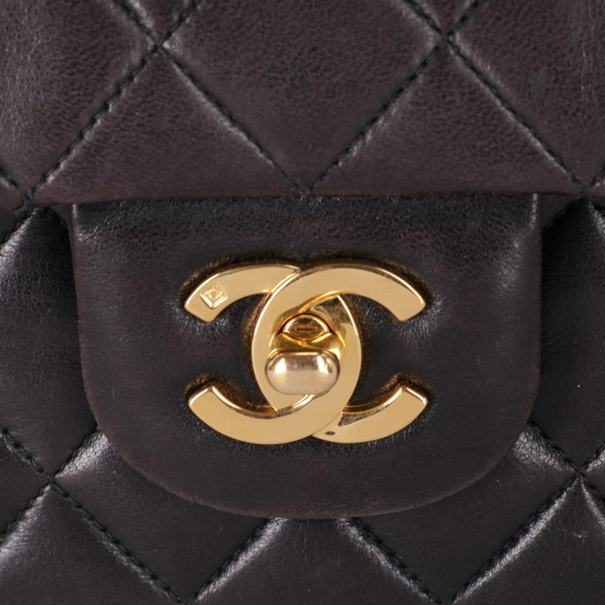 1990s Chanel 2.55 Black Leather Bag 25 cm With Chain 10