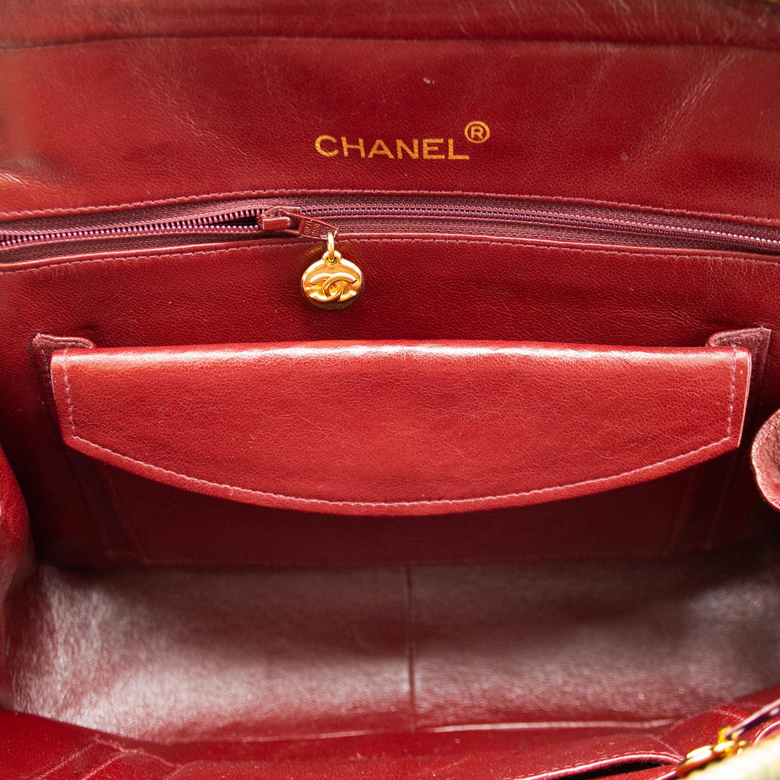 Chanel - Grand sac à appareil photo en cuir d'agneau noir à chevrons, années 1990  en vente 1