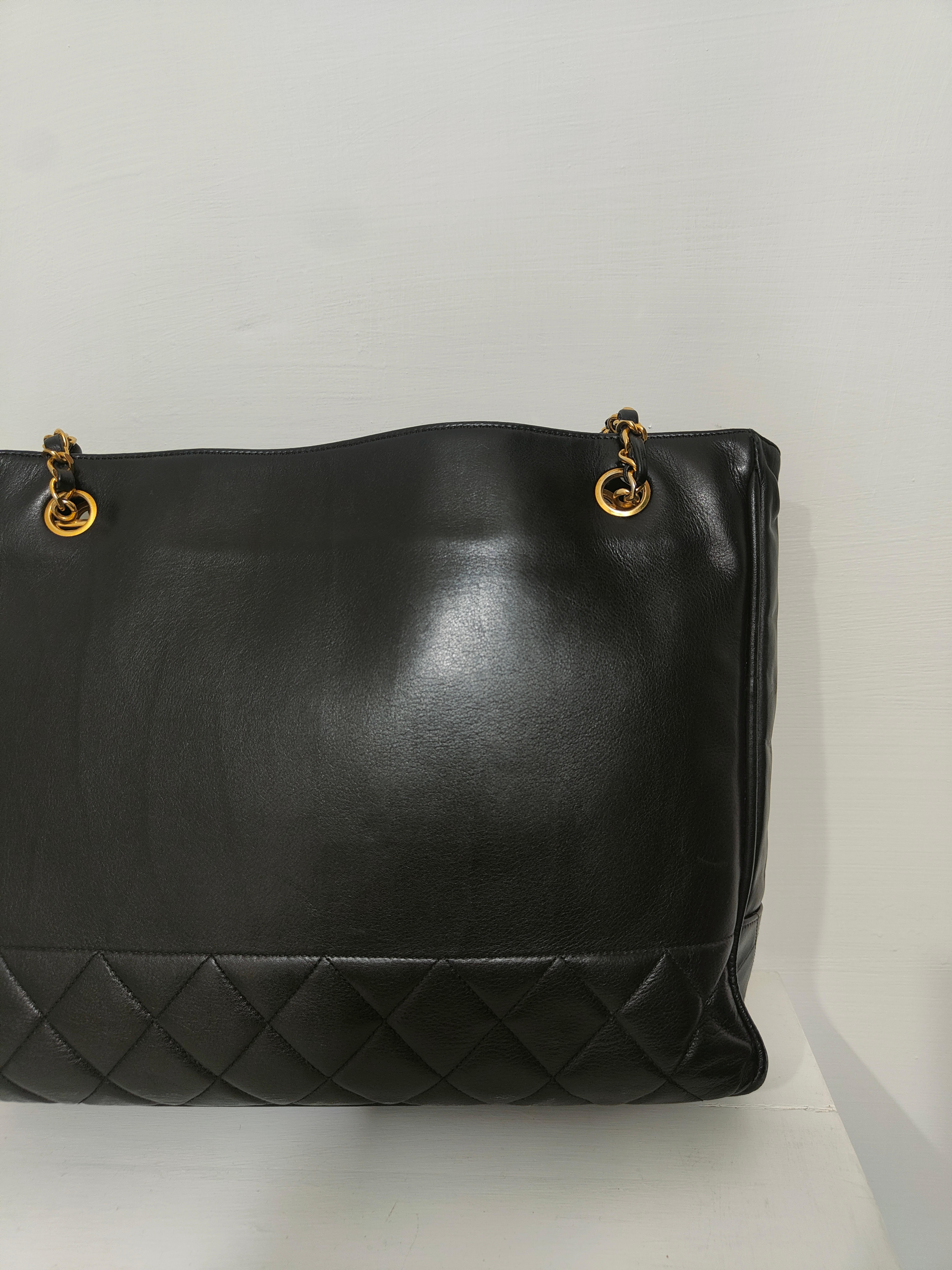 1990s Chanel black leather gold hardware shoulder bag  For Sale 1