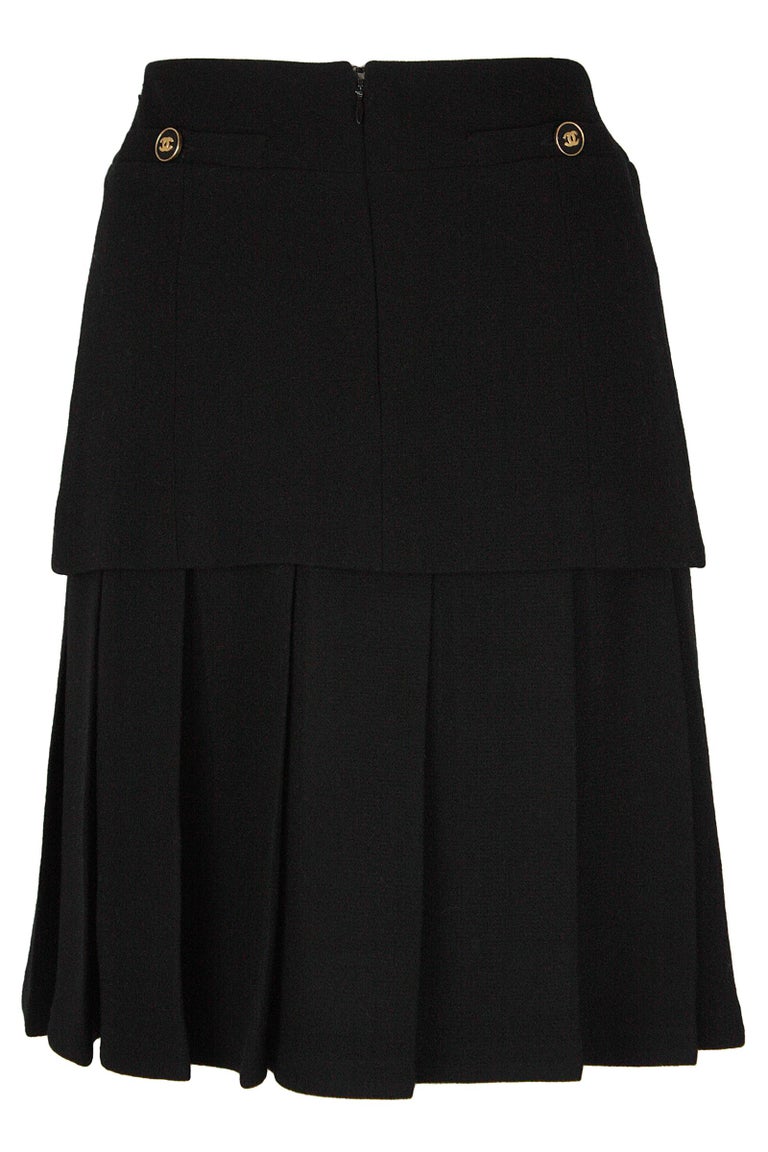 1990s Chanel Black Pleated Skirt with Gold CC Buttons For Sale at 1stdibs