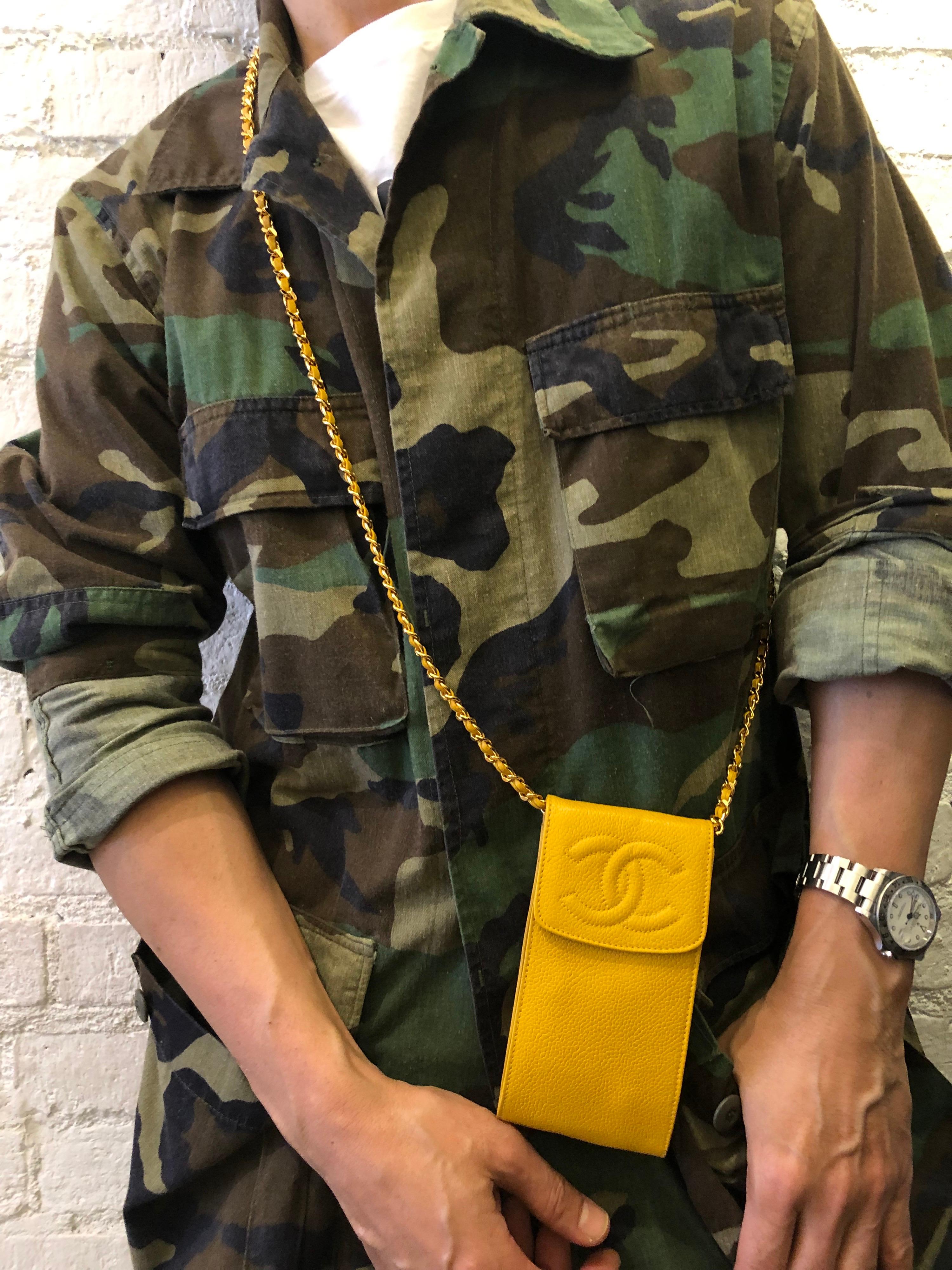 1990s Vintage CHANEL Calfskin Caviar Leather Chain Pouch Bag Yellow In Good Condition For Sale In Bangkok, TH