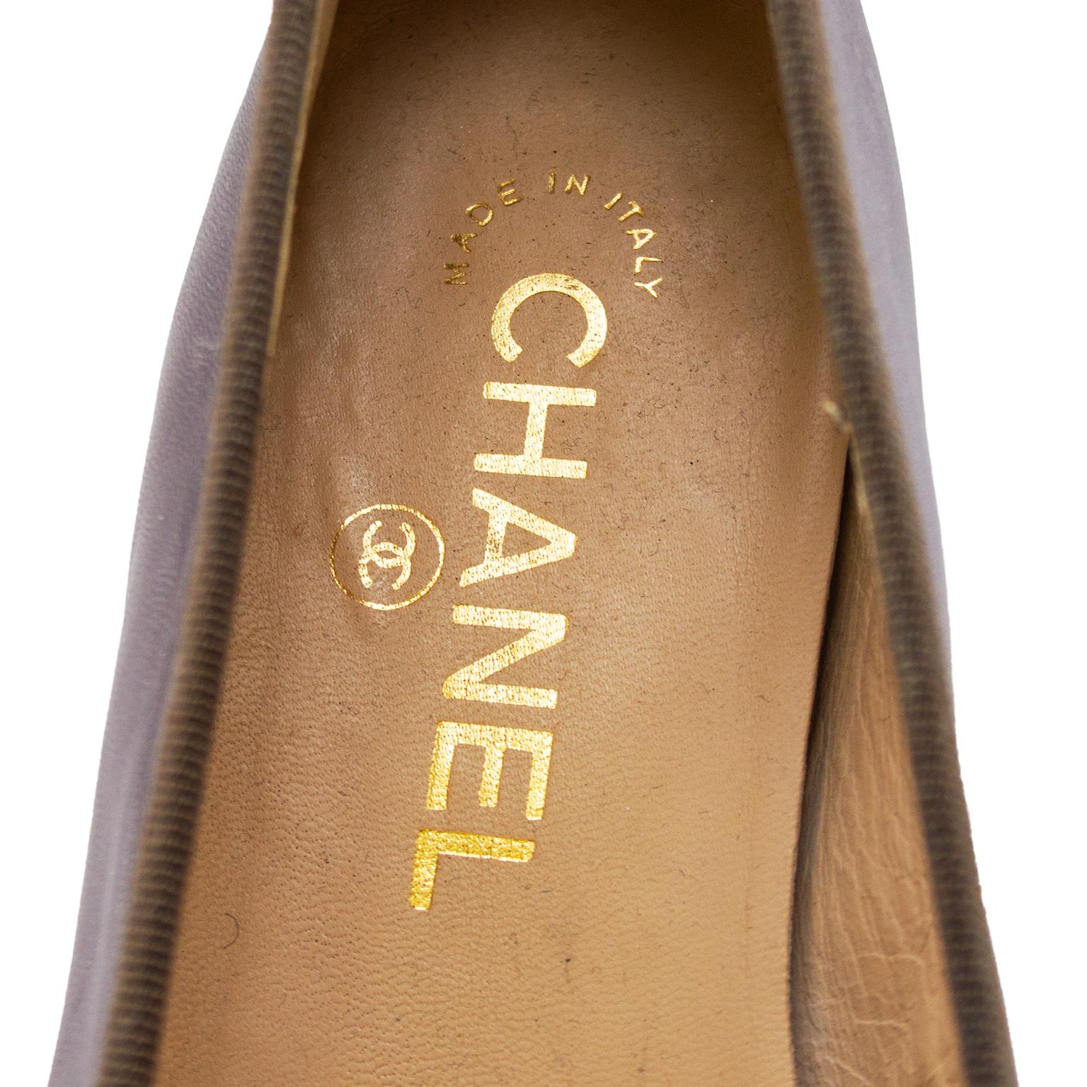 Women's 1990s Chanel Brown and Black Leather Flats