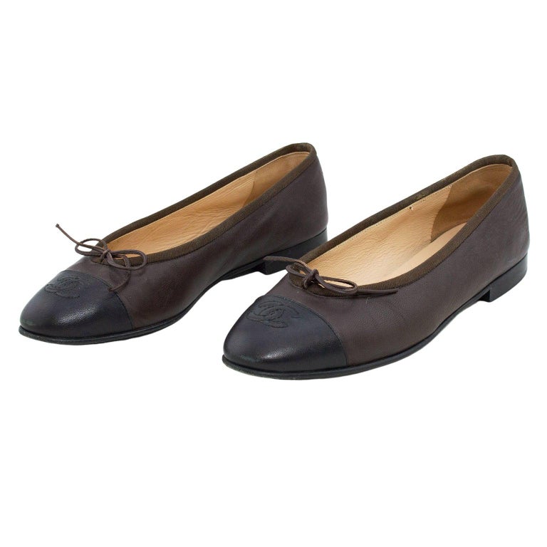 1990s Chanel Brown and Black Leather Flats at 1stDibs