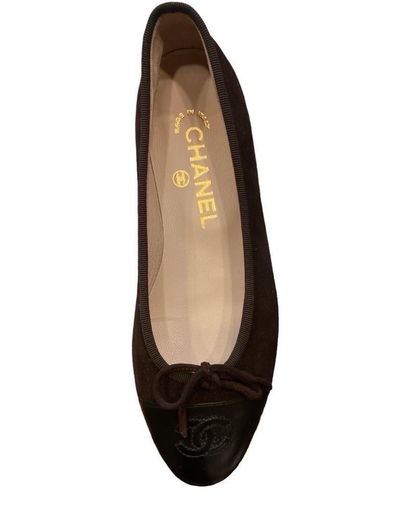 1990S CHANEL Brown Shoes Dead Stock In Excellent Condition For Sale In New York, NY