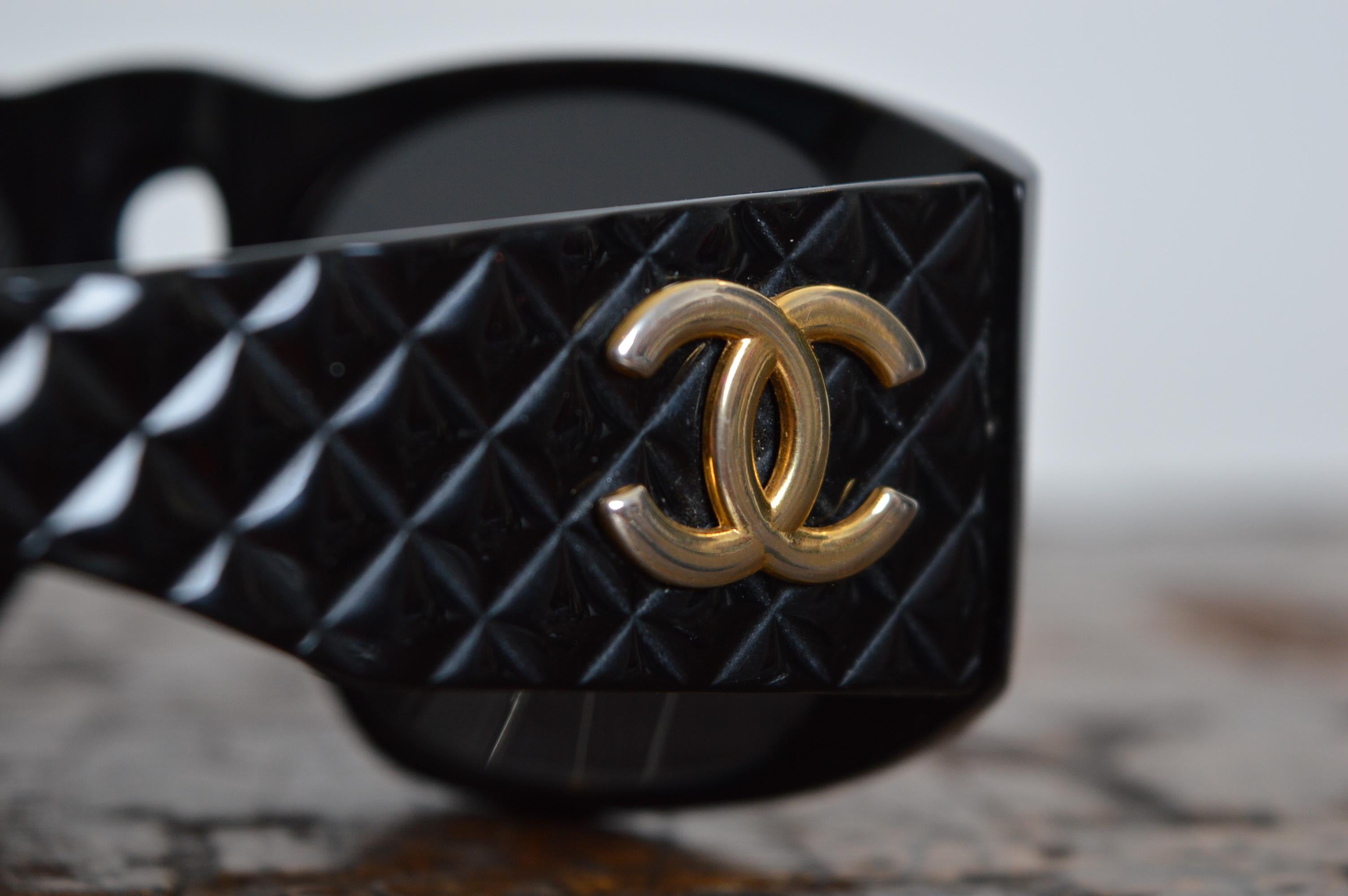 1990’s Chanel by Karl Lagerfeld Black & Gold CC Rounded Shades - Sunglasses For Sale 7
