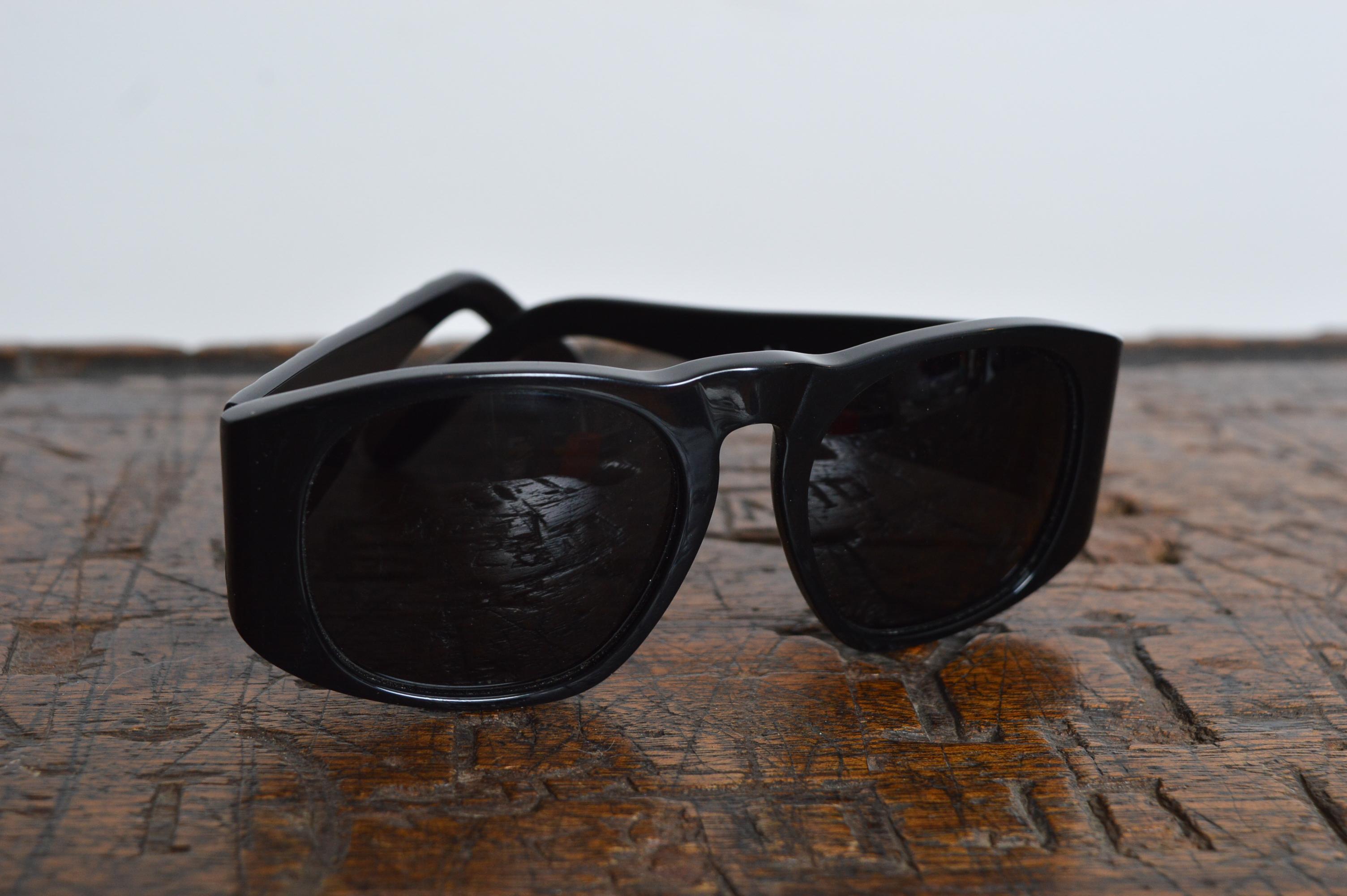 1990’s Chanel by Karl Lagerfeld Black & Gold CC Rounded Shades - Sunglasses For Sale 9