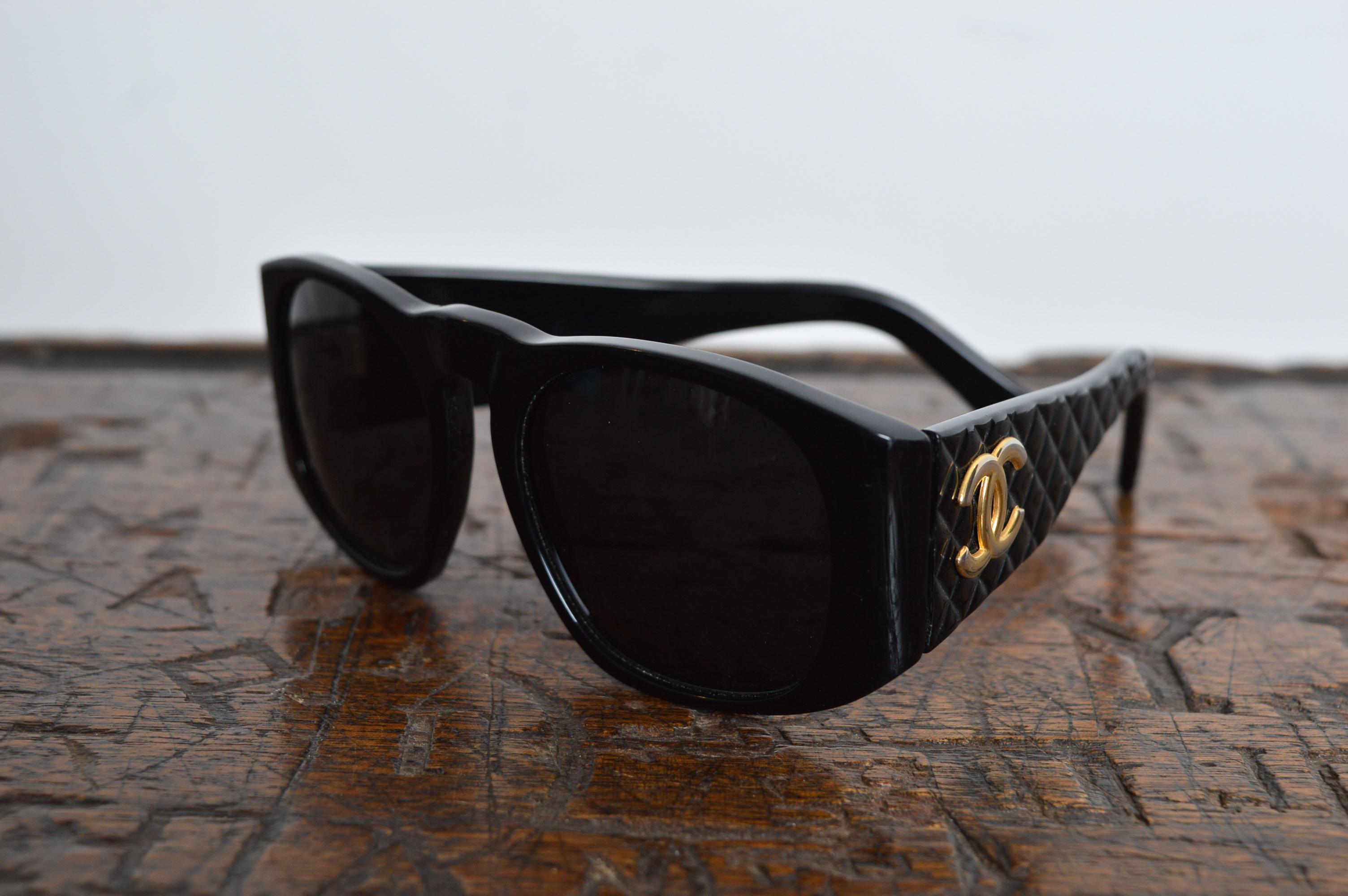 1990’s Chanel by Karl Lagerfeld Black & Gold CC Rounded Shades - Sunglasses For Sale 10