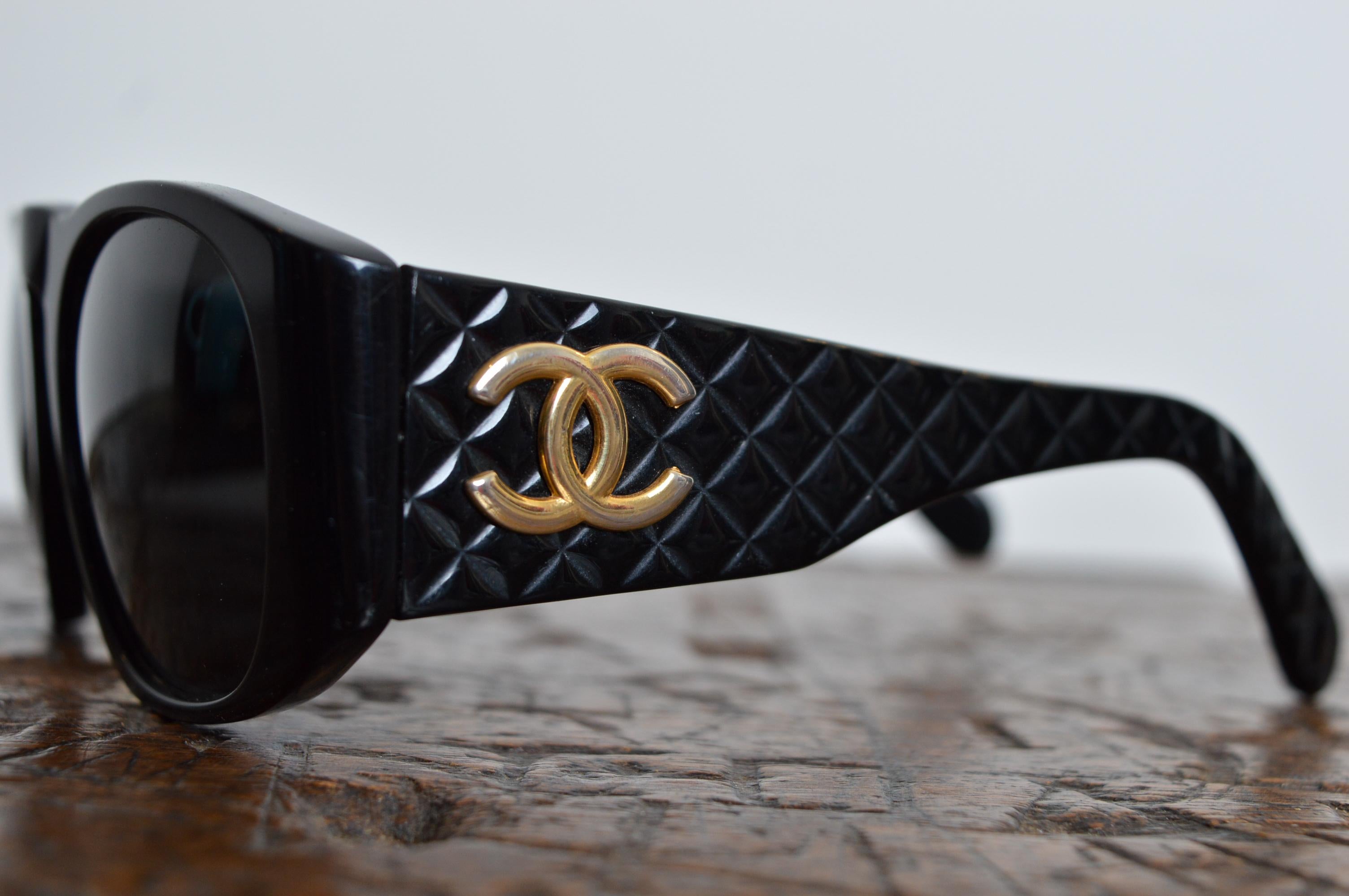 1990’s Chanel by Karl Lagerfeld Black & Gold CC Rounded Shades - Sunglasses For Sale 14