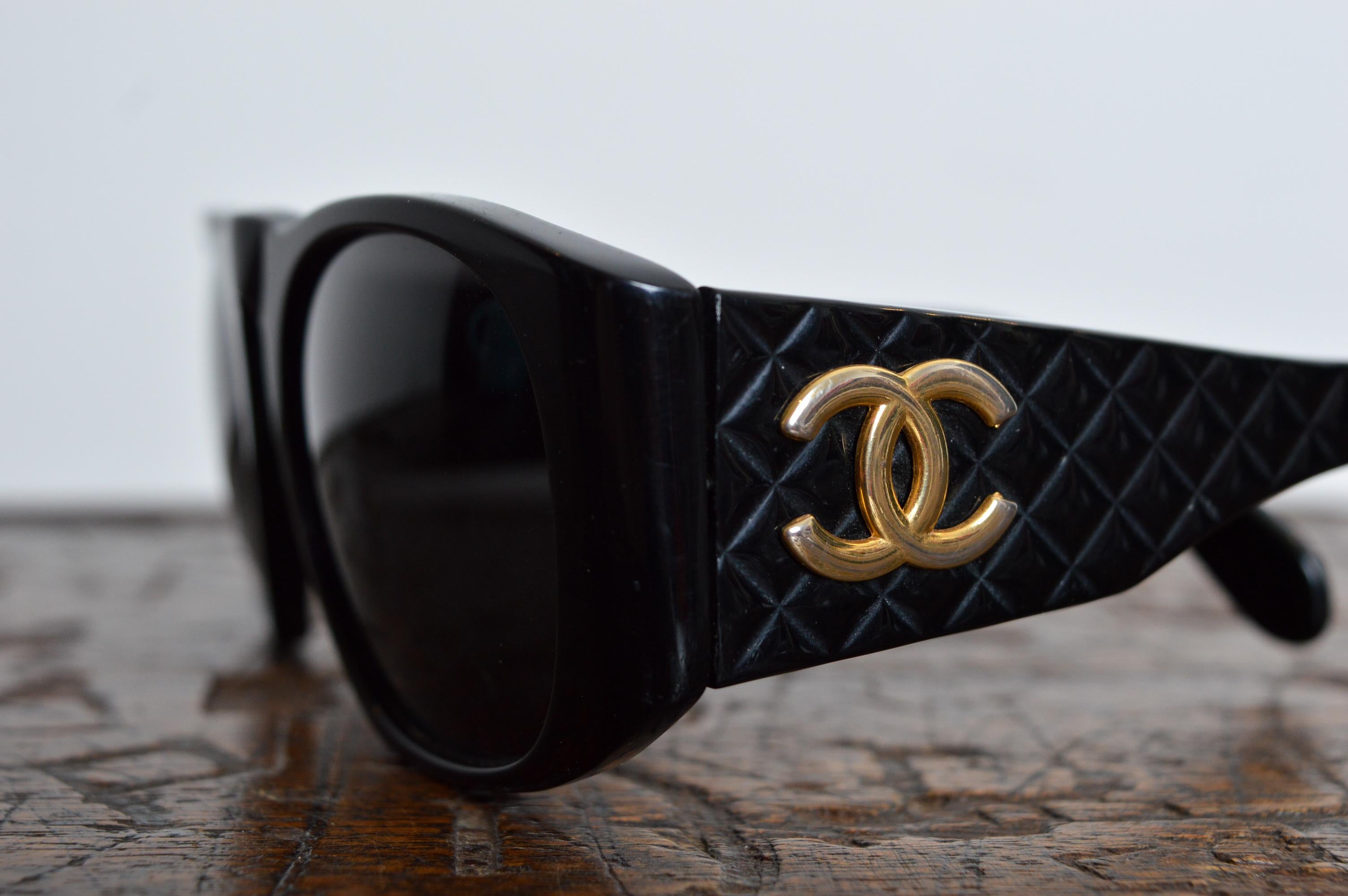 Beige 1990’s Chanel by Karl Lagerfeld Black & Gold CC Rounded Shades - Sunglasses For Sale