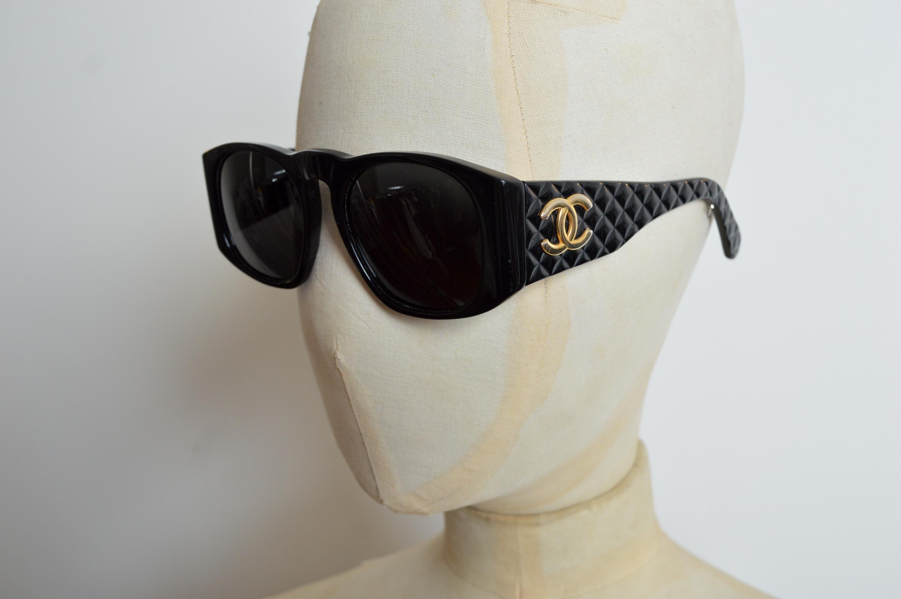 1990’s Chanel by Karl Lagerfeld Black & Gold CC Rounded Shades - Sunglasses For Sale 1