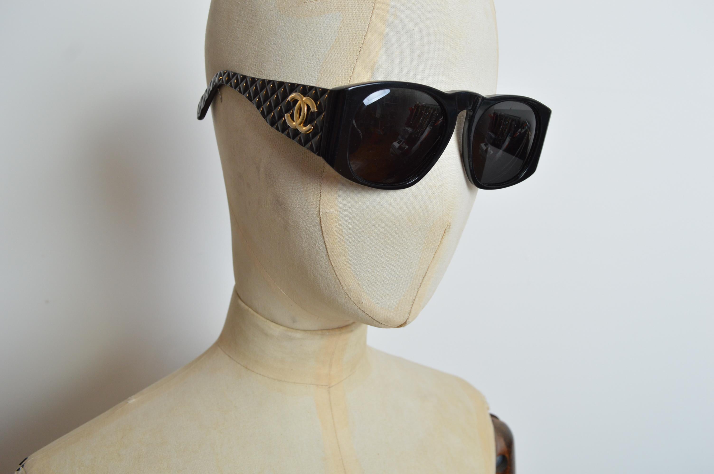 1990’s Chanel by Karl Lagerfeld Black & Gold CC Rounded Shades - Sunglasses For Sale 4
