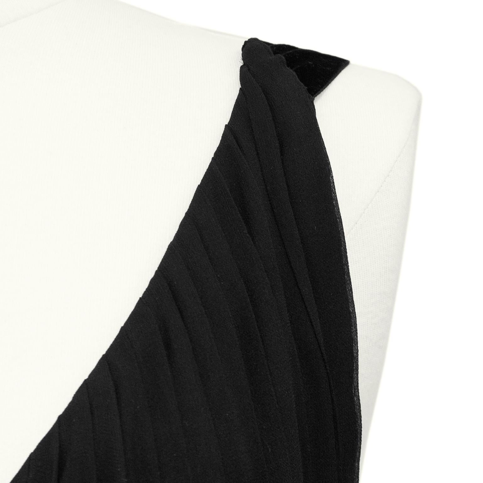 1990s Chanel Collection 18 Black Chiffon Gown with Gold Chain Belt For Sale 4