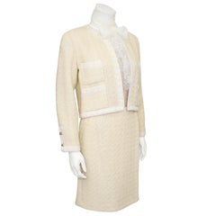 1990’s Chanel Cream Lace & Bouclé Wool 5pc RTW Skirt Suit