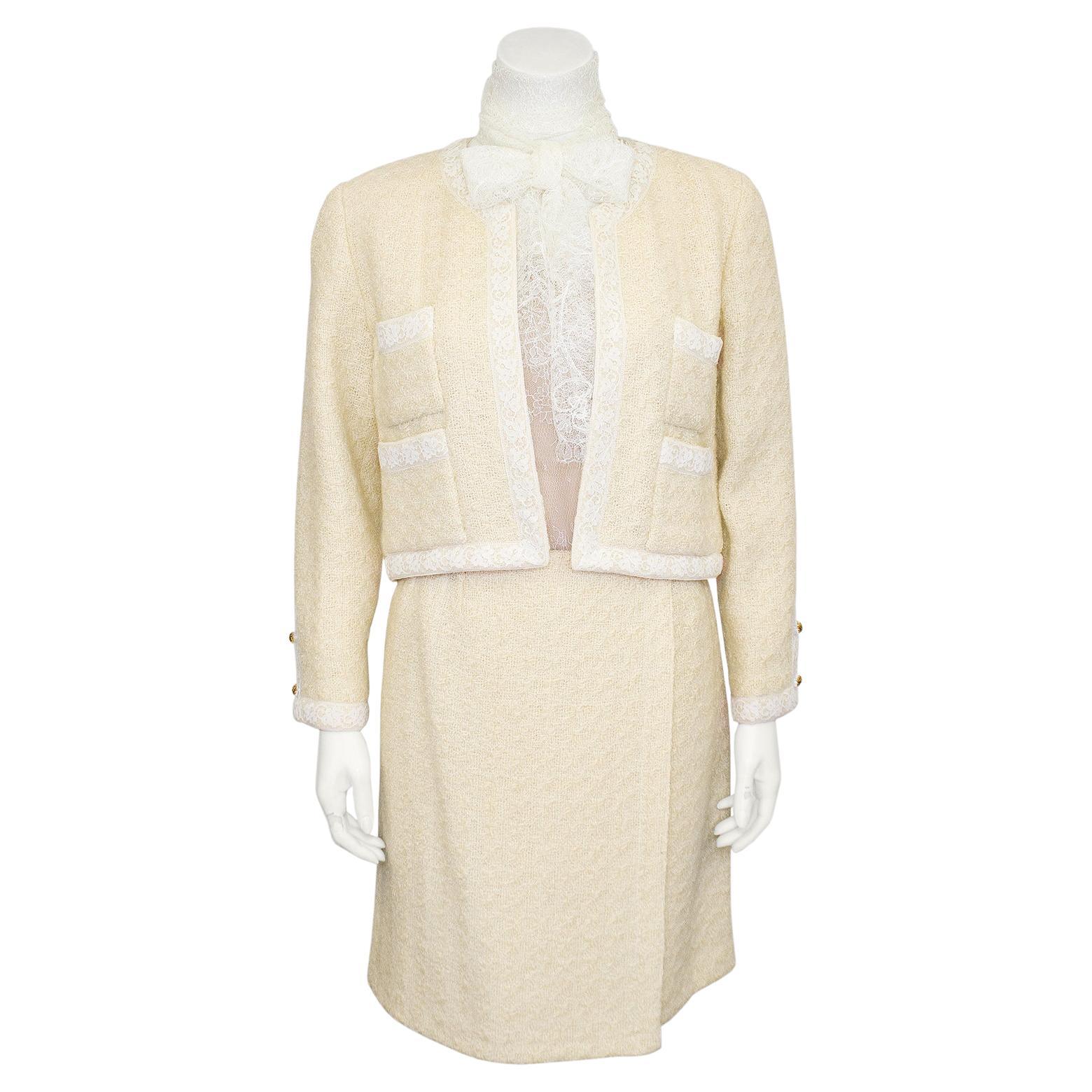 1990’s Chanel Cream Lace & Bouclé Wool 5pc RTW Skirt Suit For Sale