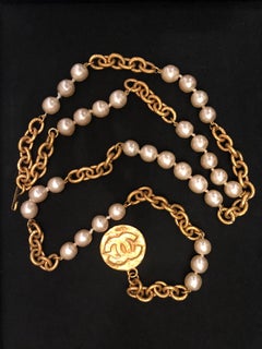 1990s Chanel Faux Pearl Gold Toned Chain Belt Necklace