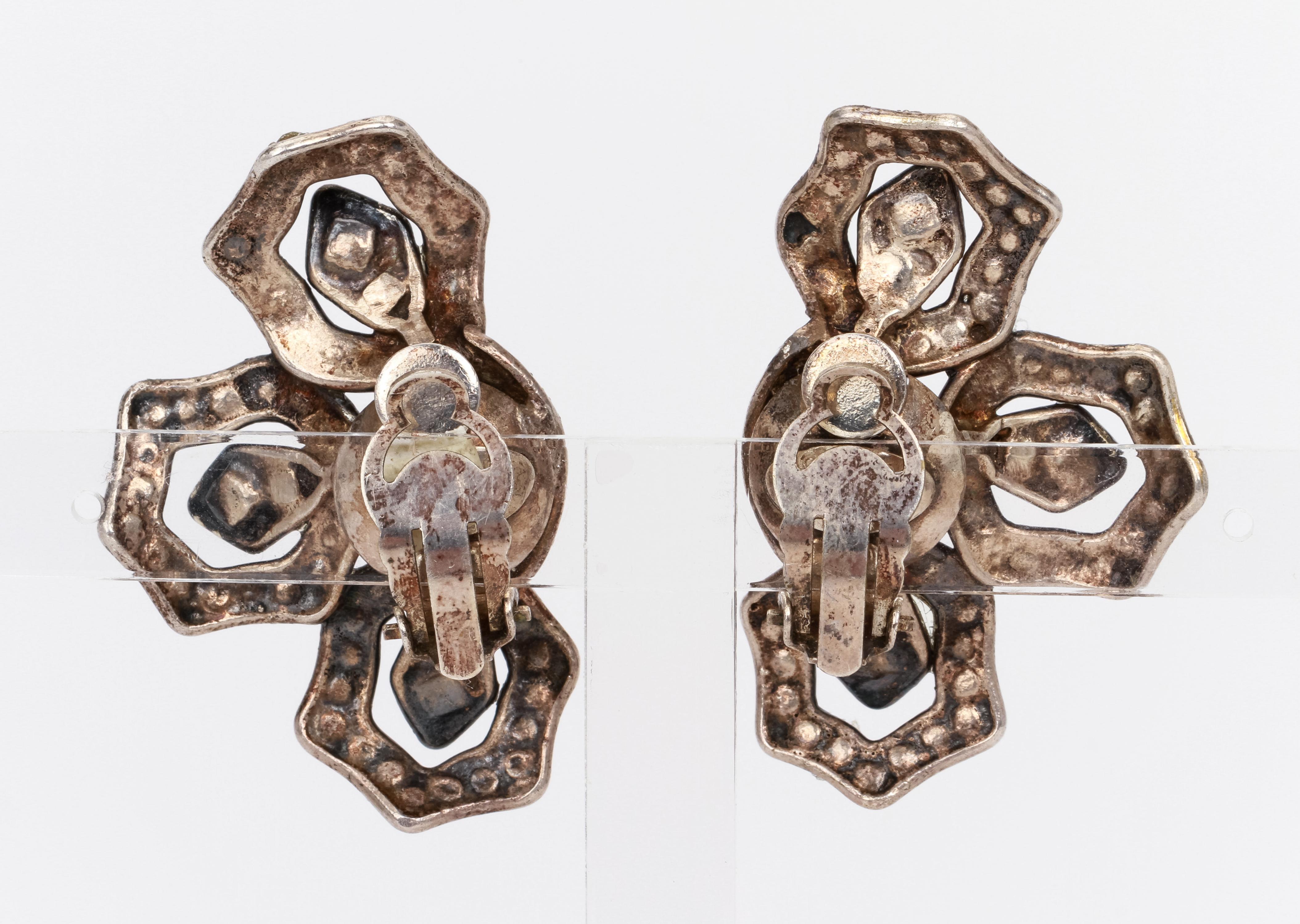 1990's Chanel Floral Rhinestone Earrings In Good Condition For Sale In West Hollywood, CA